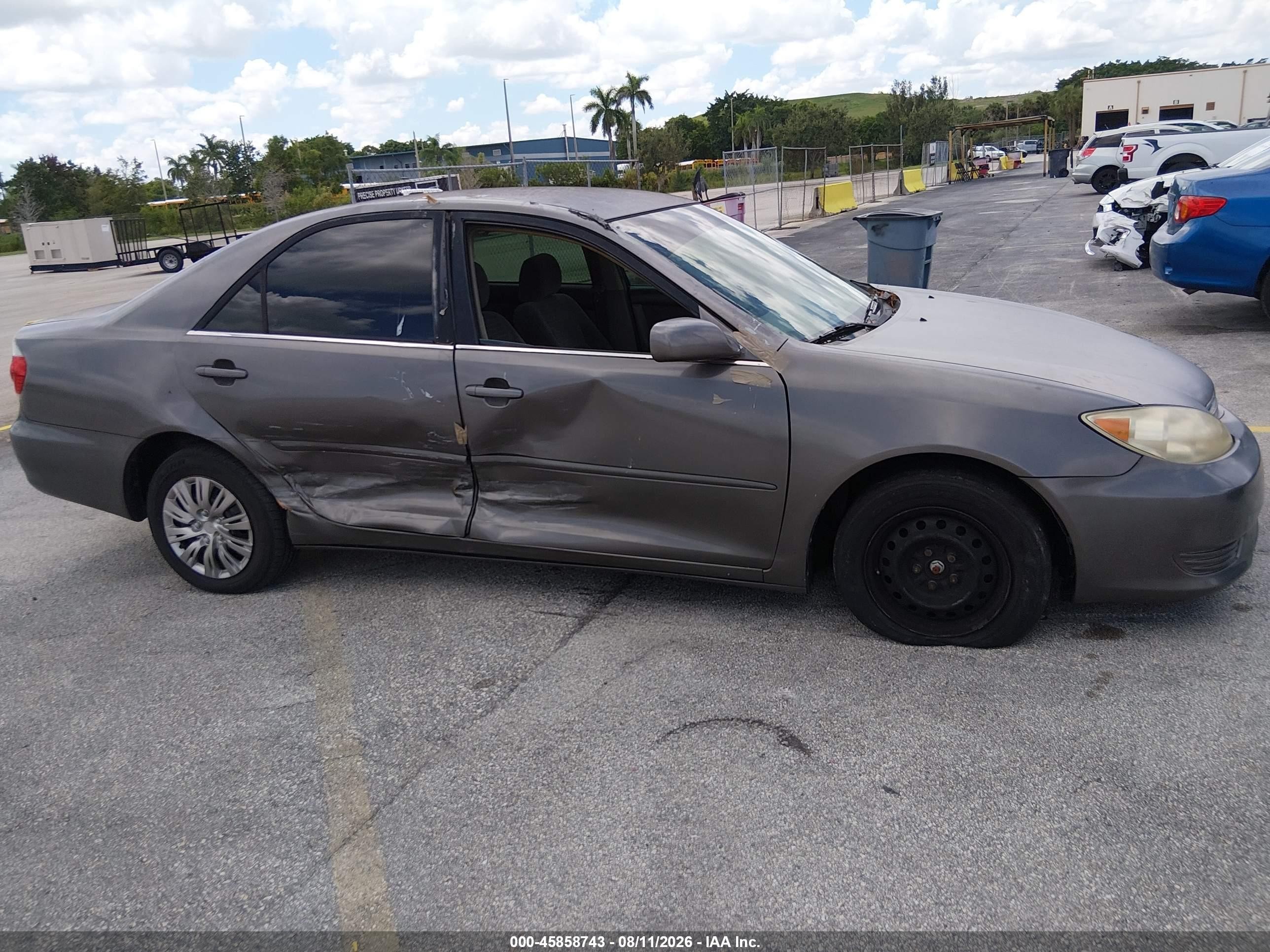 2005 Toyota Camry Le Gray vin: 4T1BE32K95U632792