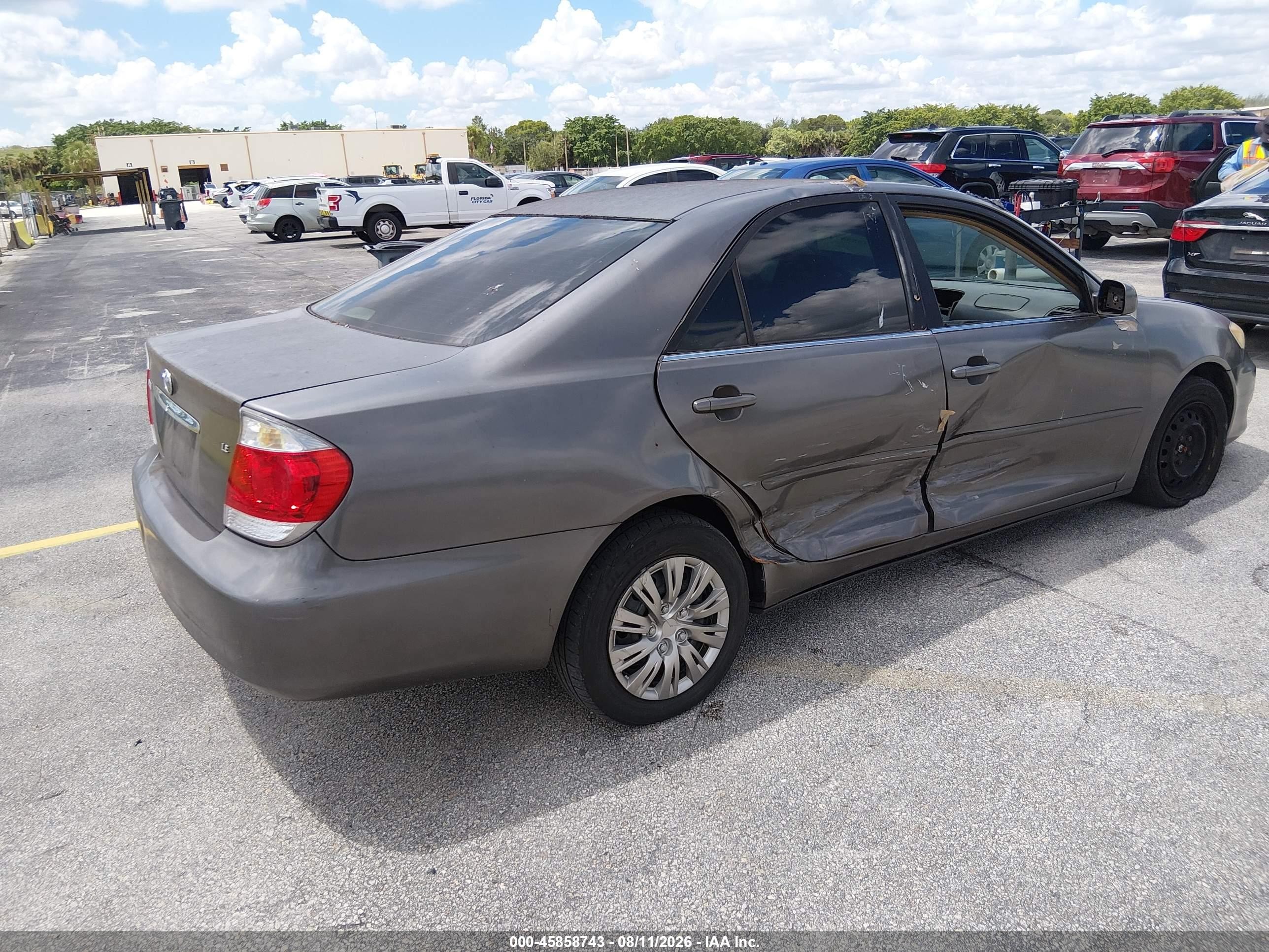 2005 Toyota Camry Le Gray vin: 4T1BE32K95U632792