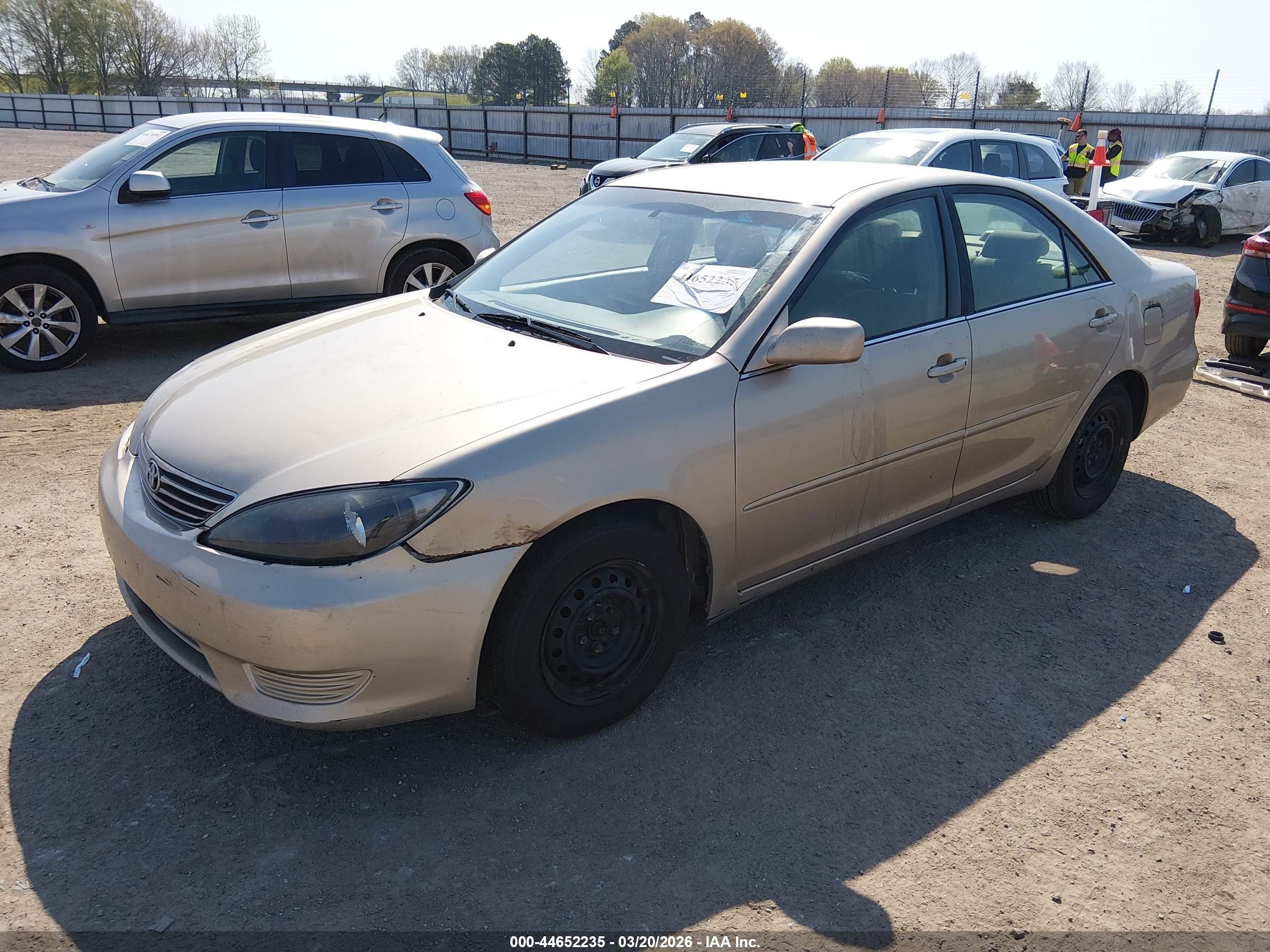 2005 Toyota Camry Le Beige vin: 4T1BE32K95U952582
