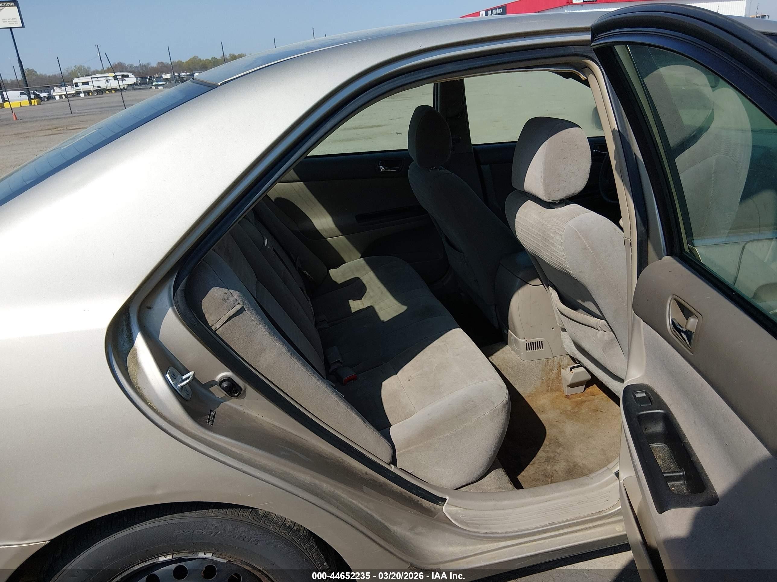 2005 Toyota Camry Le Beige vin: 4T1BE32K95U952582