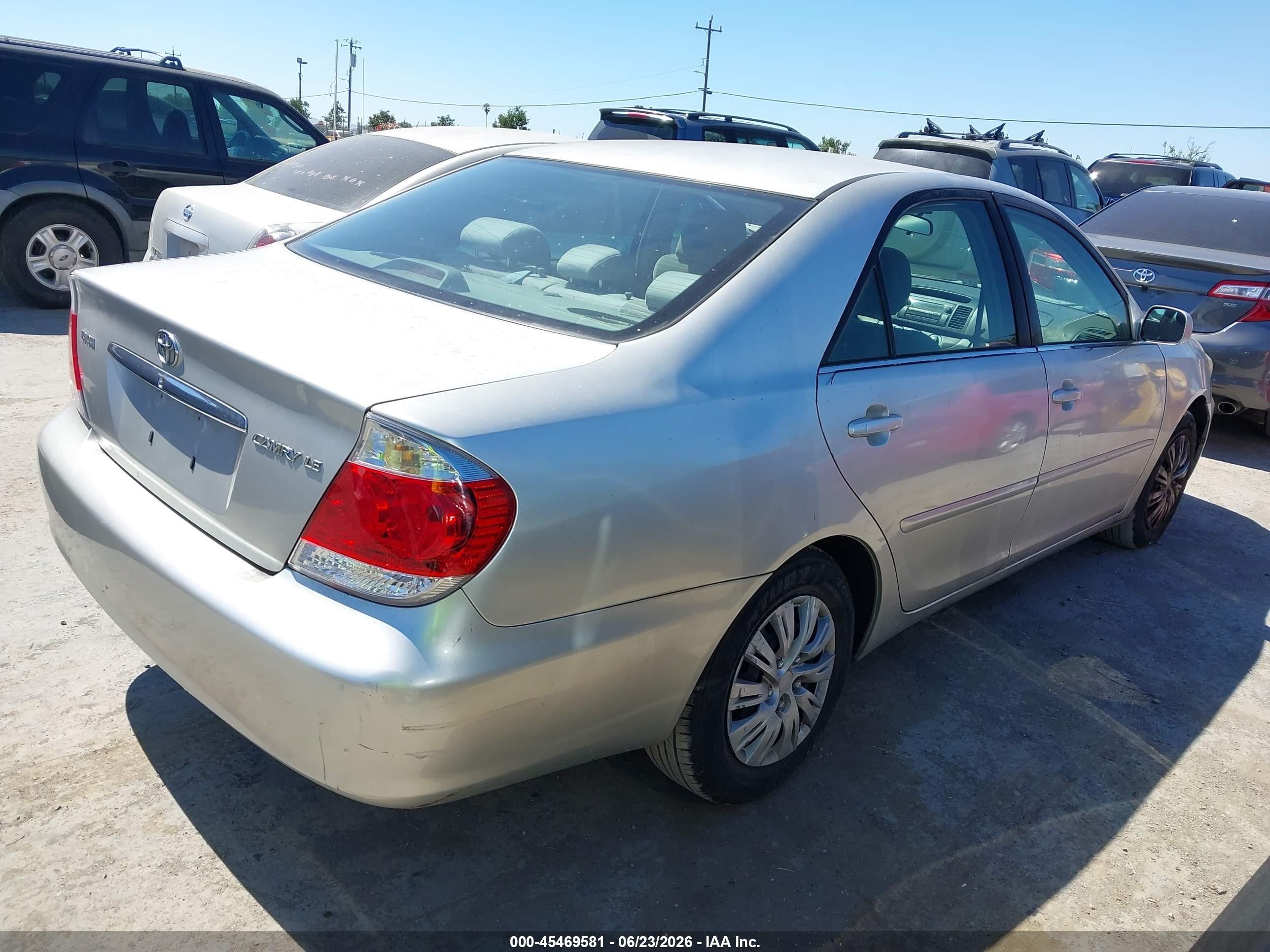 2005 Toyota Camry Le Gray vin: 4T1BE32K95U955918