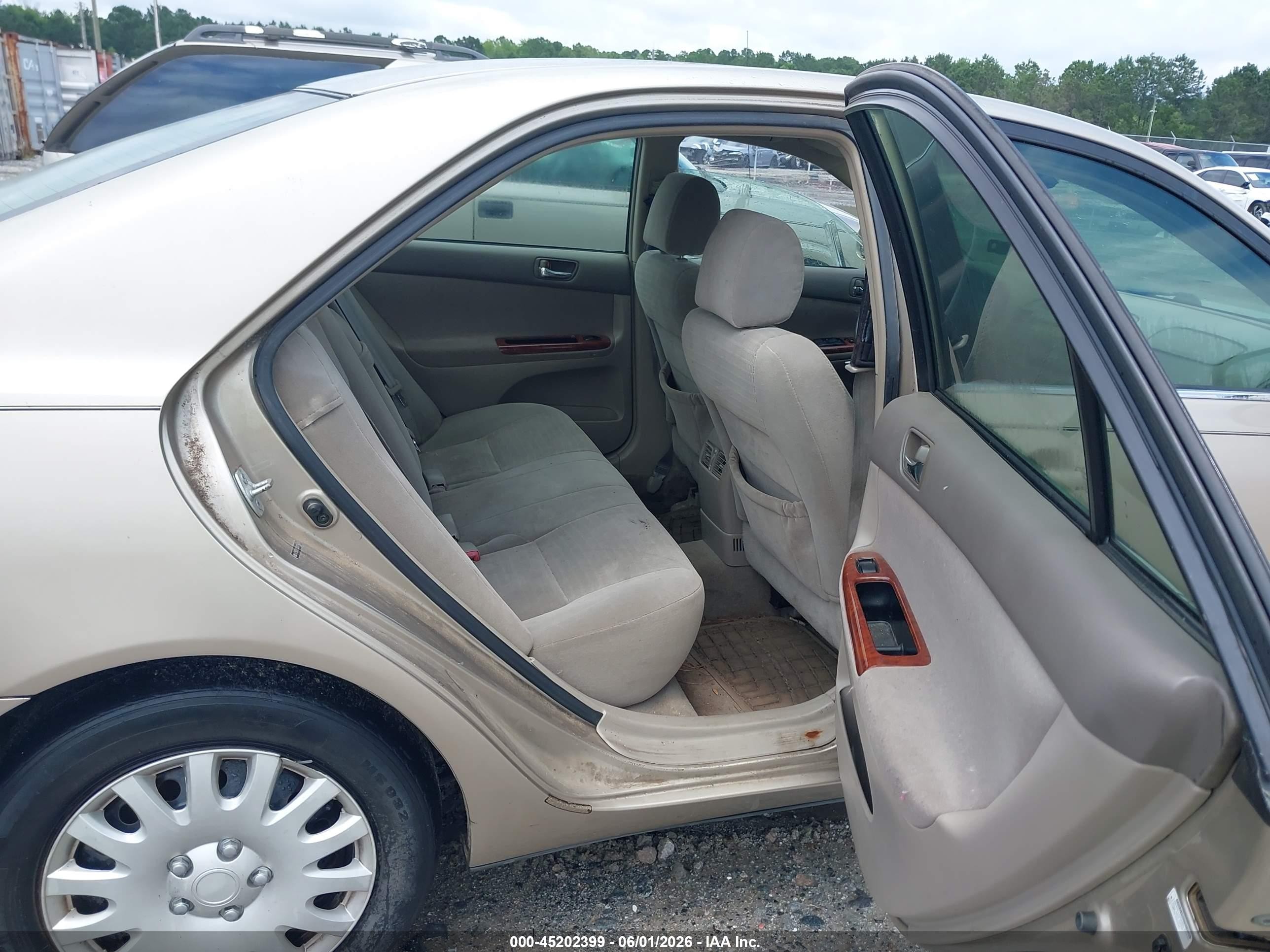 2005 Toyota Camry Xle Champagne vin: 4T1BE32K95U971620