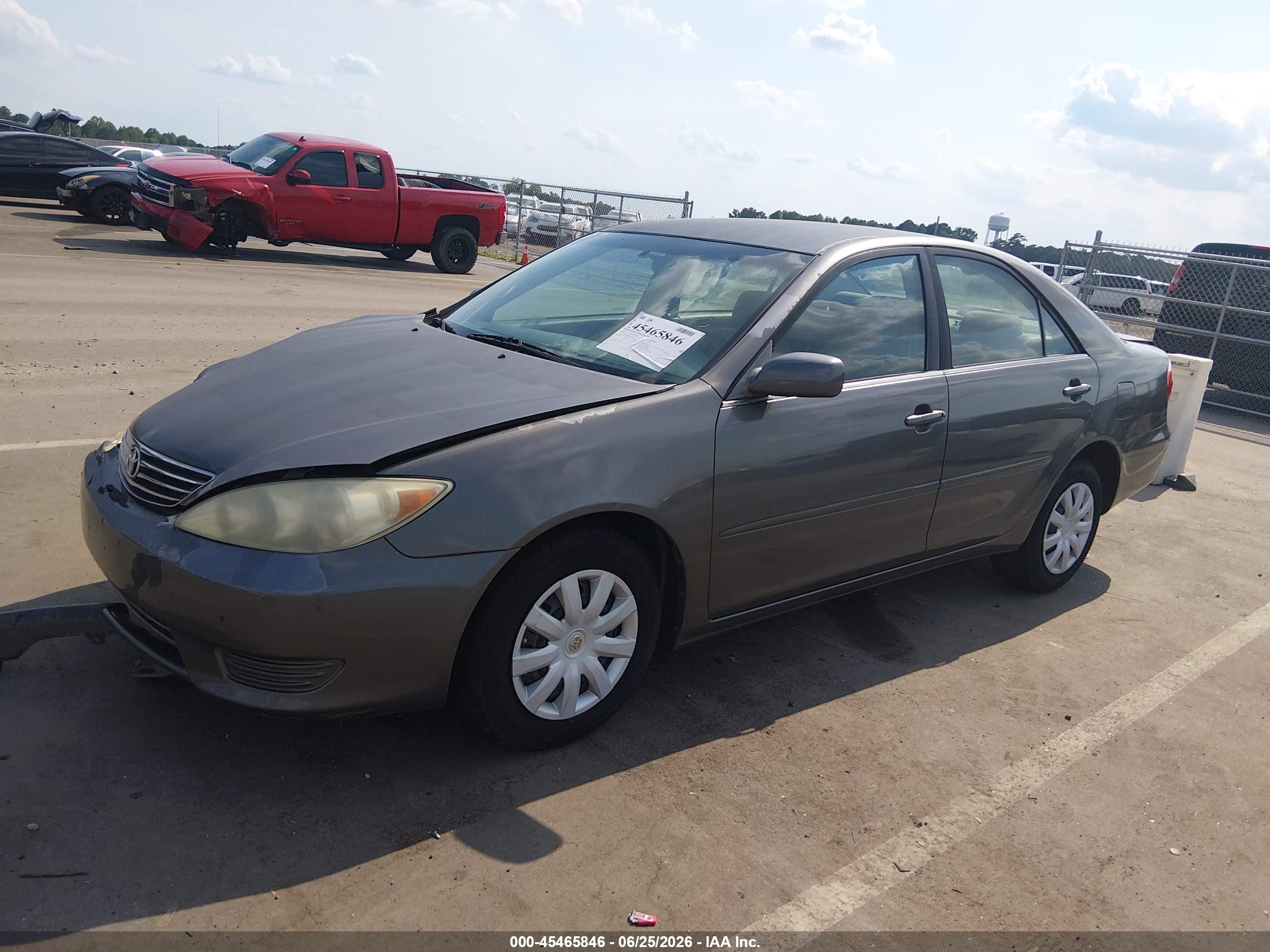 2005 Toyota Camry Le Gray vin: 4T1BE32K95U985369