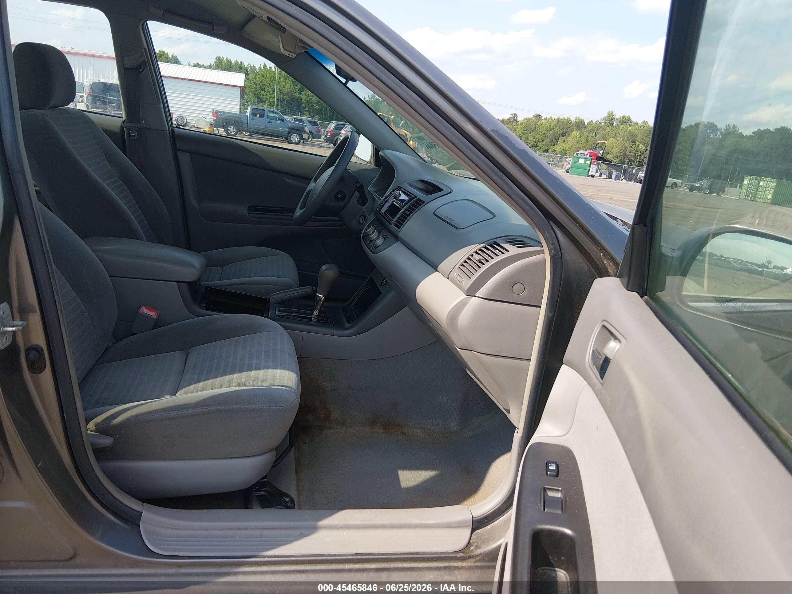 2005 Toyota Camry Le Gray vin: 4T1BE32K95U985369