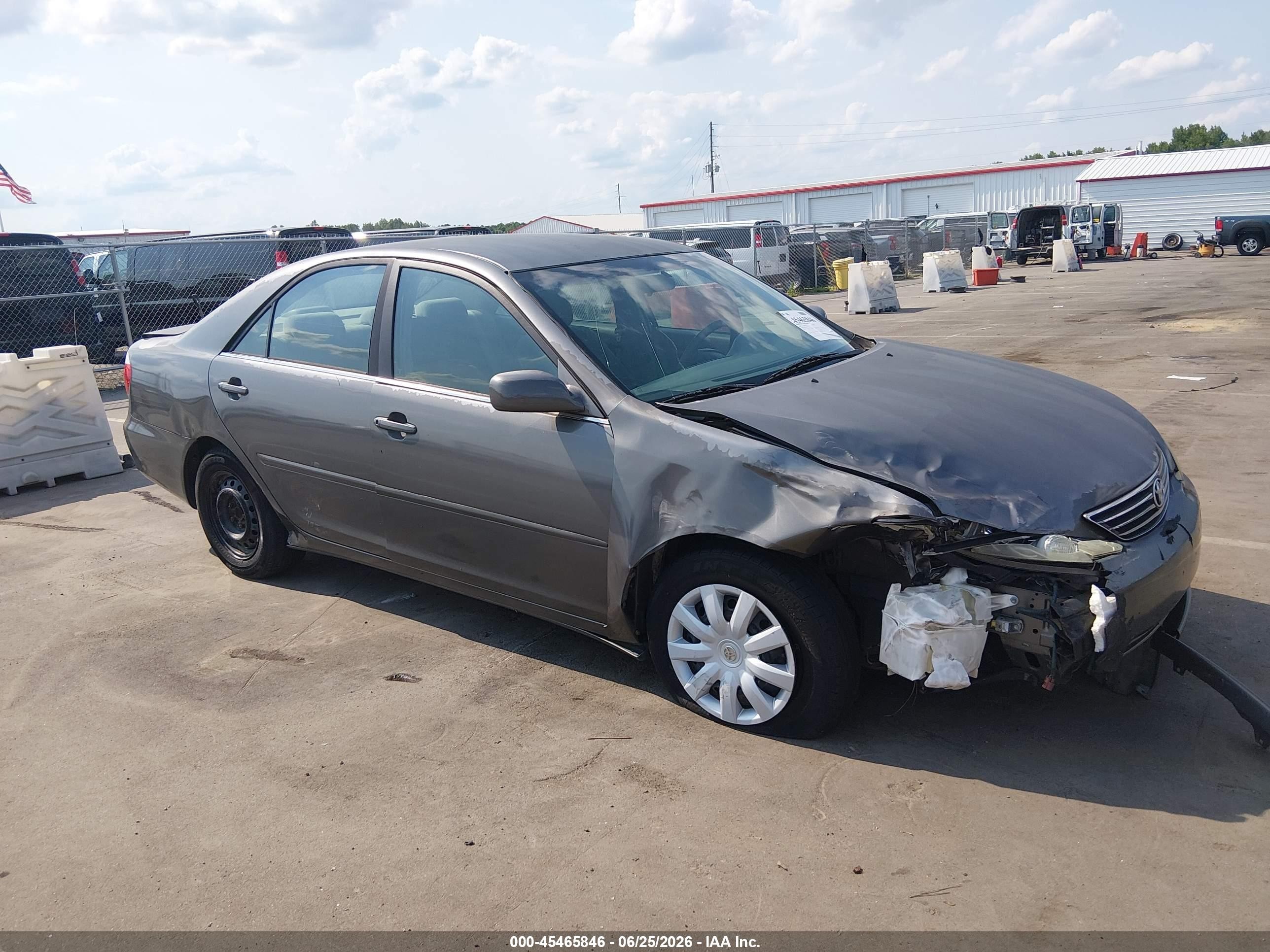 2005 Toyota Camry Le Gray vin: 4T1BE32K95U985369