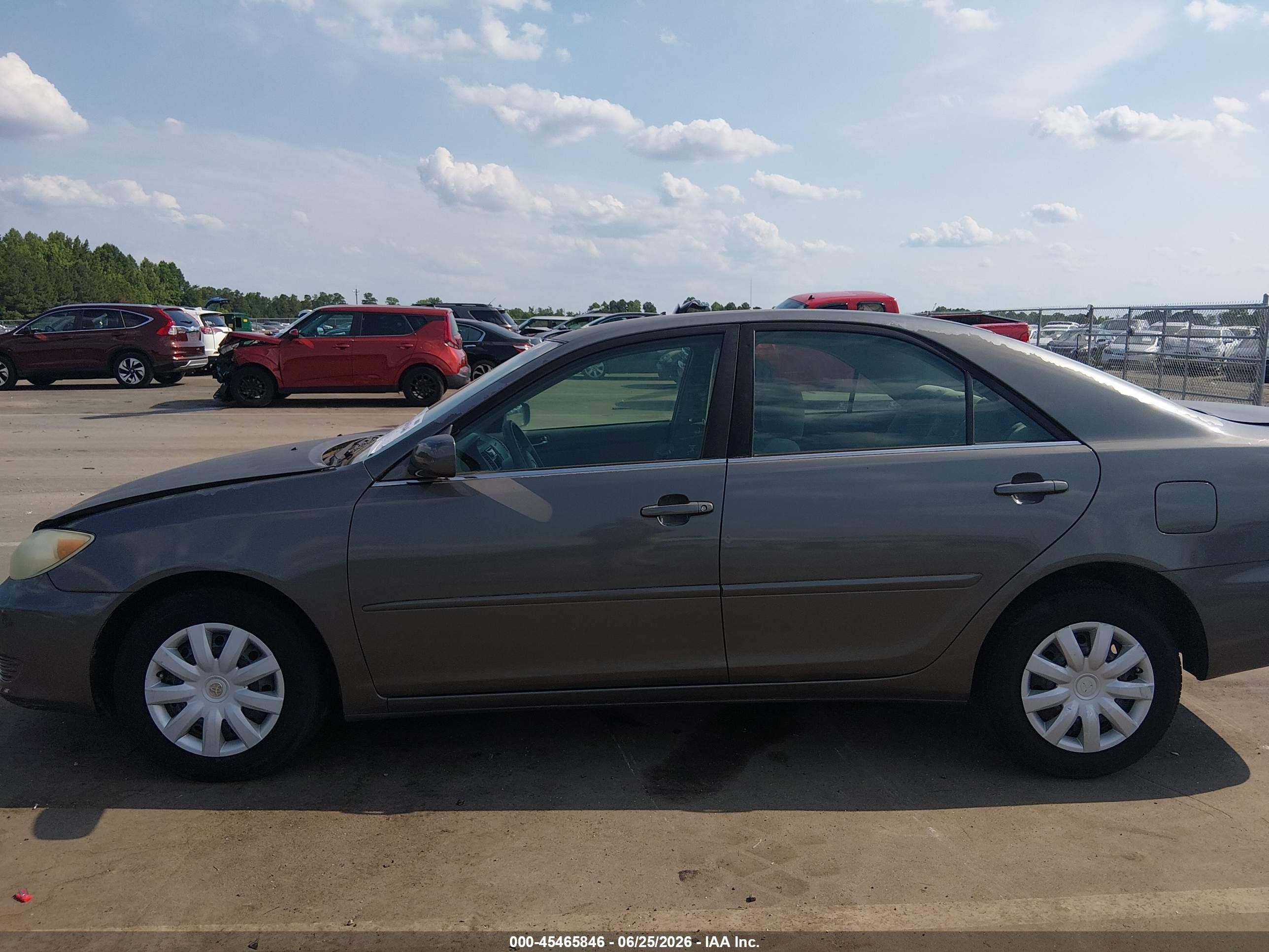 2005 Toyota Camry Le Gray vin: 4T1BE32K95U985369