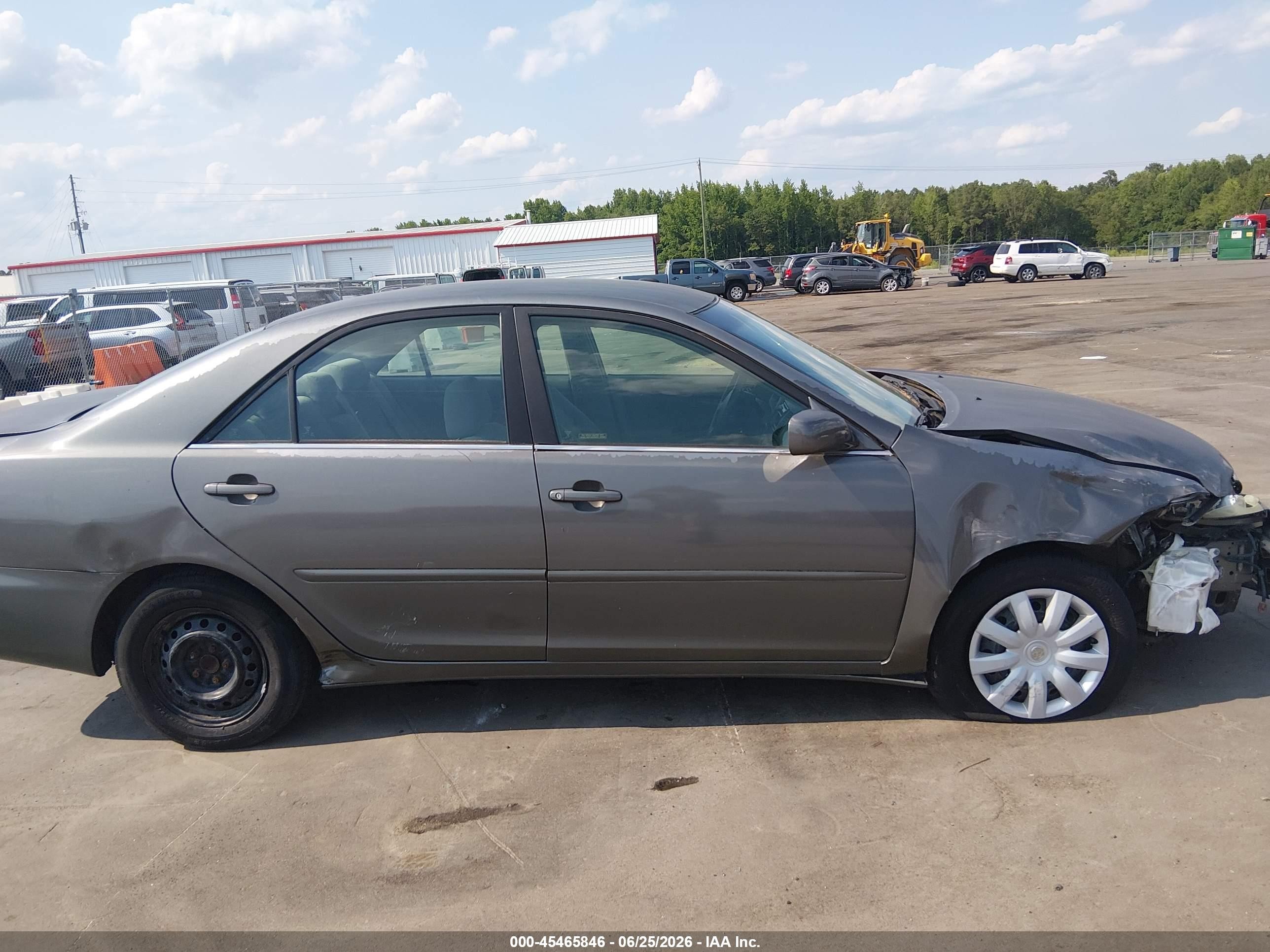 2005 Toyota Camry Le Gray vin: 4T1BE32K95U985369