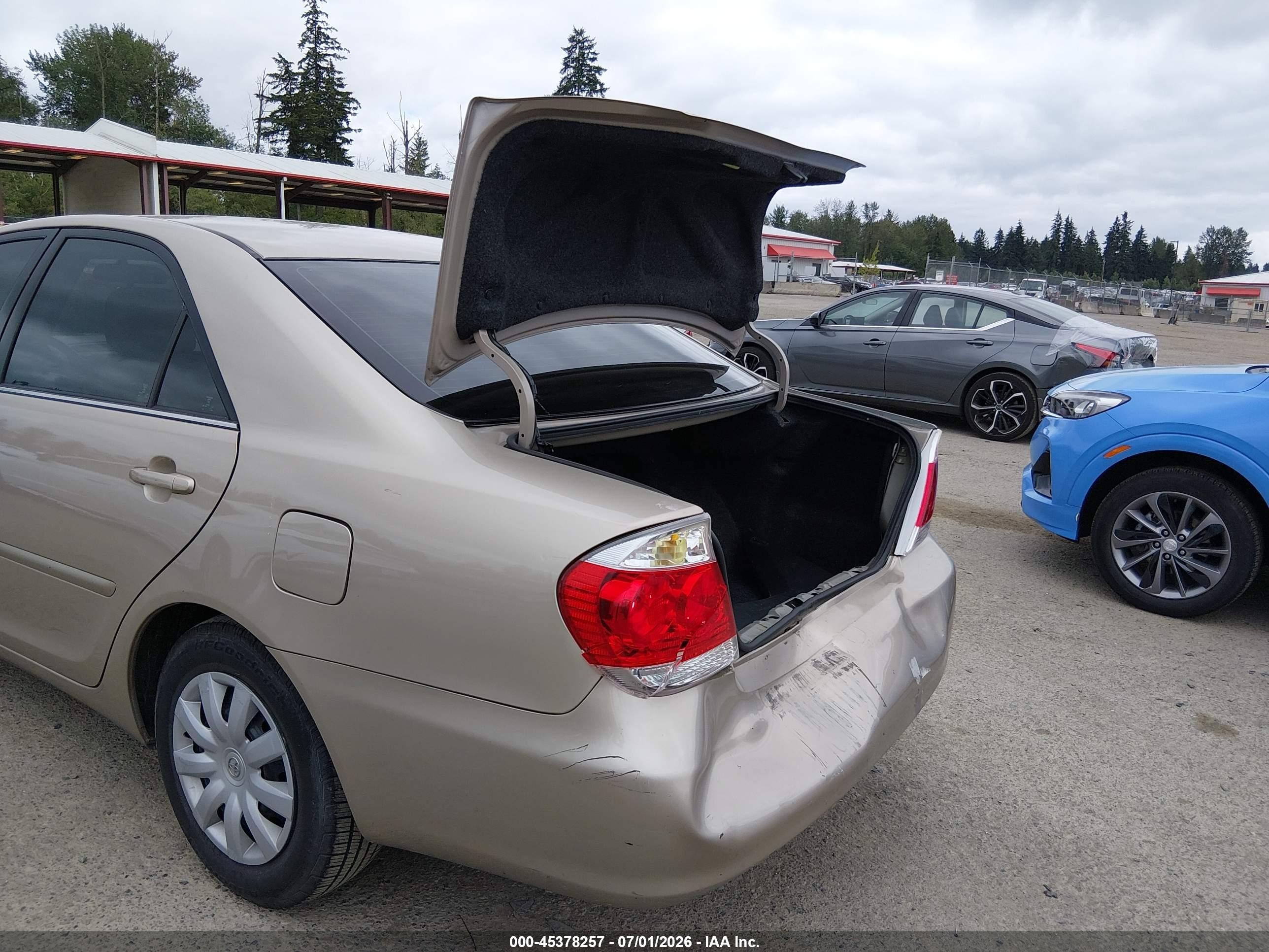 2006 Toyota Camry Le Brown vin: 4T1BE32K96U149157