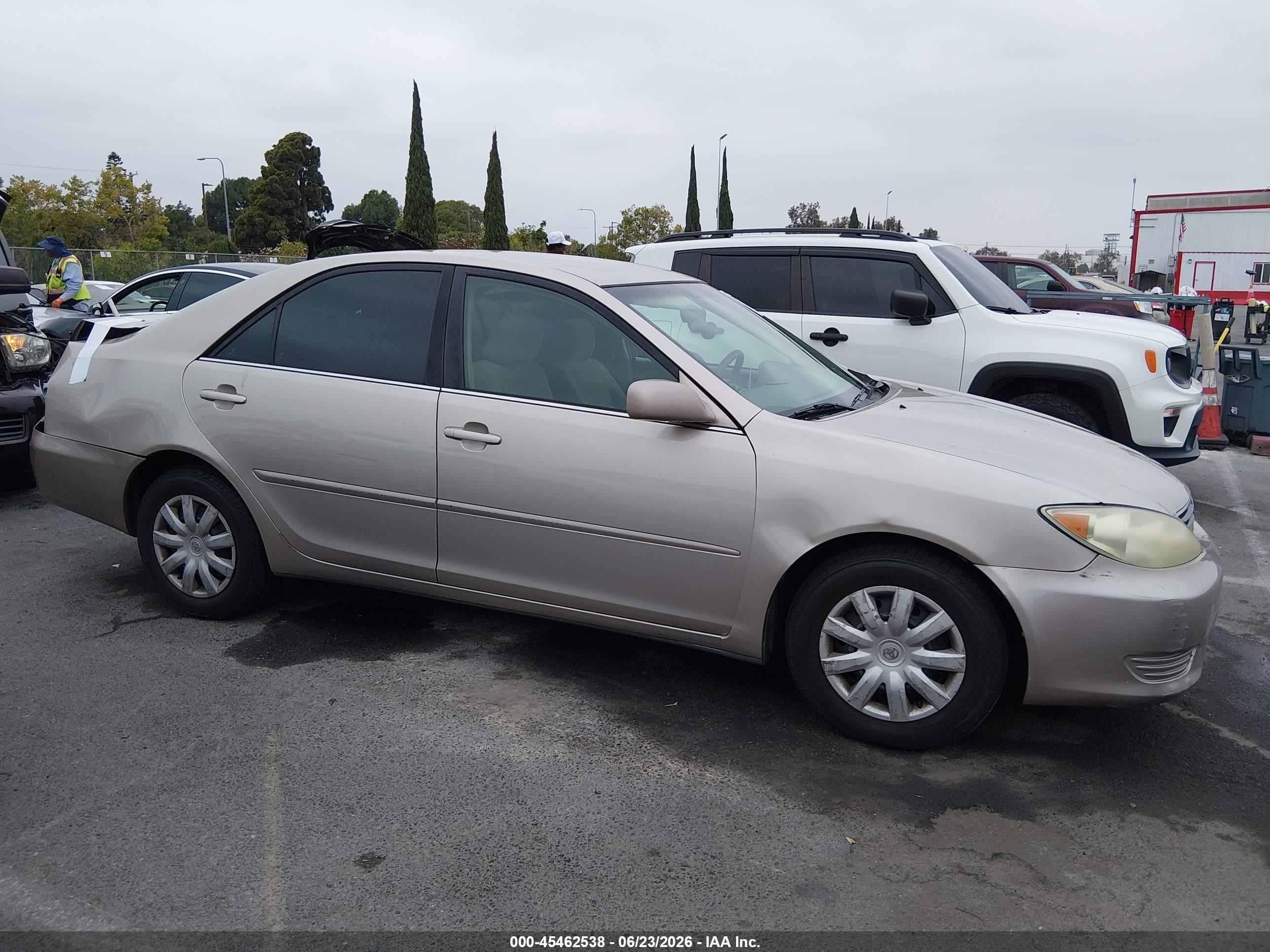 2006 Toyota Camry Le Gold vin: 4T1BE32K96U668855