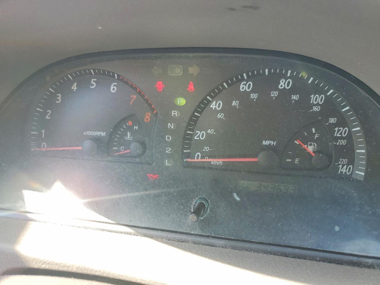 2002 Toyota Camry Le White vin: 4T1BE32KX2U013498