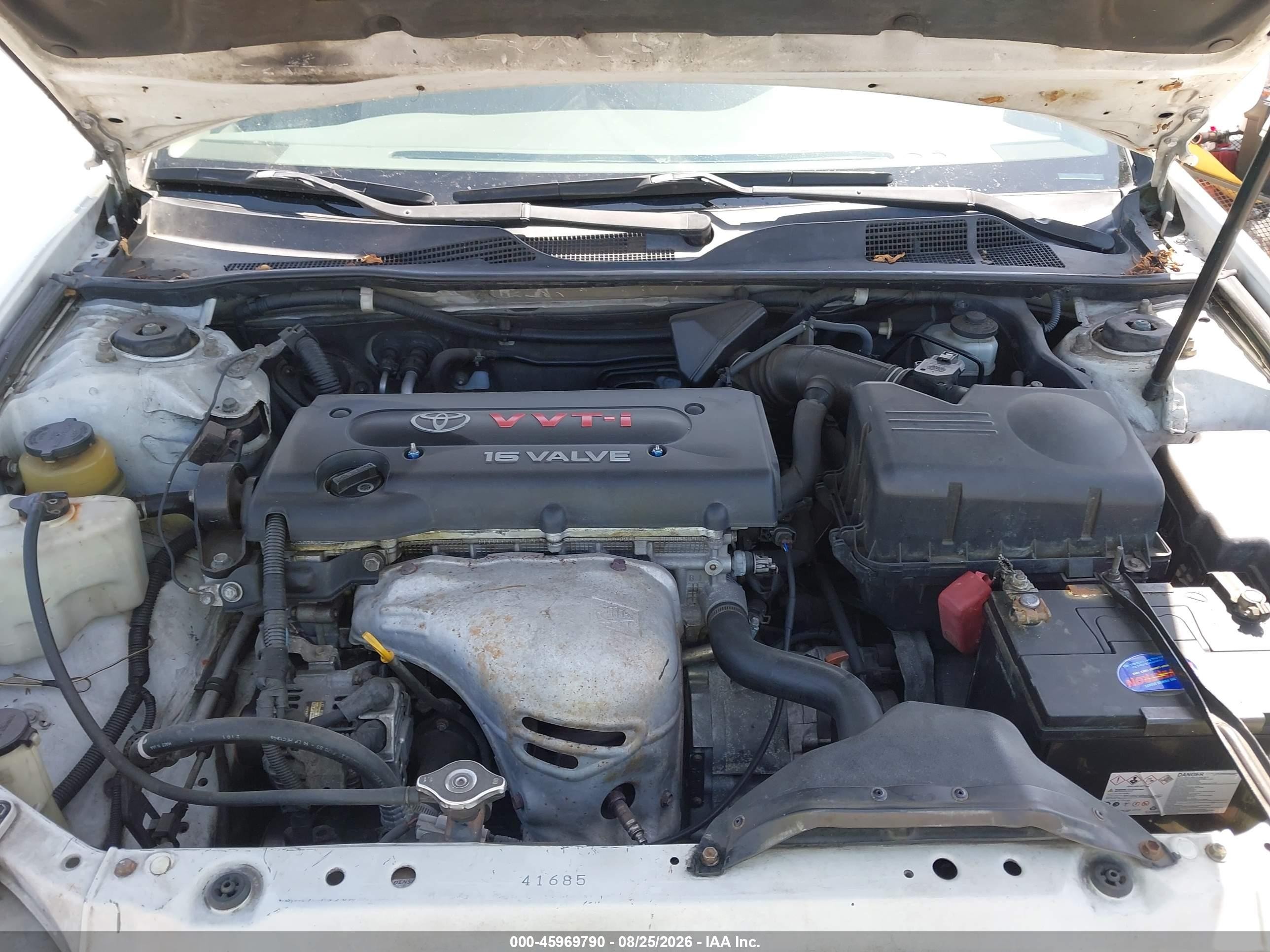 2002 Toyota Camry Le White vin: 4T1BE32KX2U014604