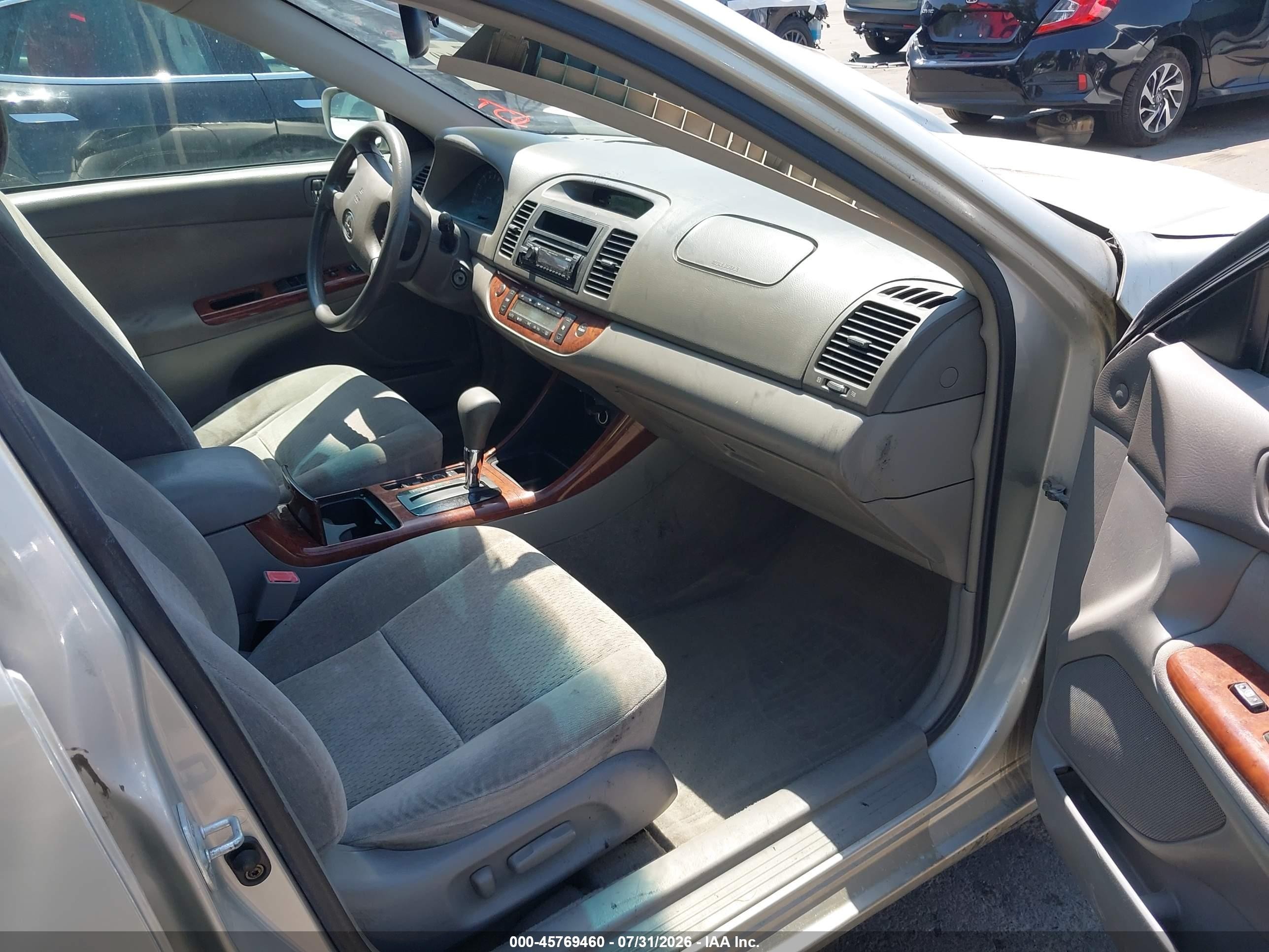 2002 Toyota Camry Xle Silver vin: 4T1BE32KX2U022122