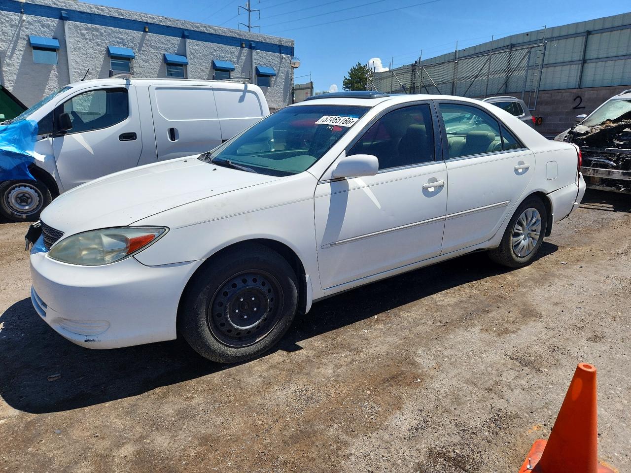 2002 Toyota Camry Xle White vin: 4T1BE32KX2U048882