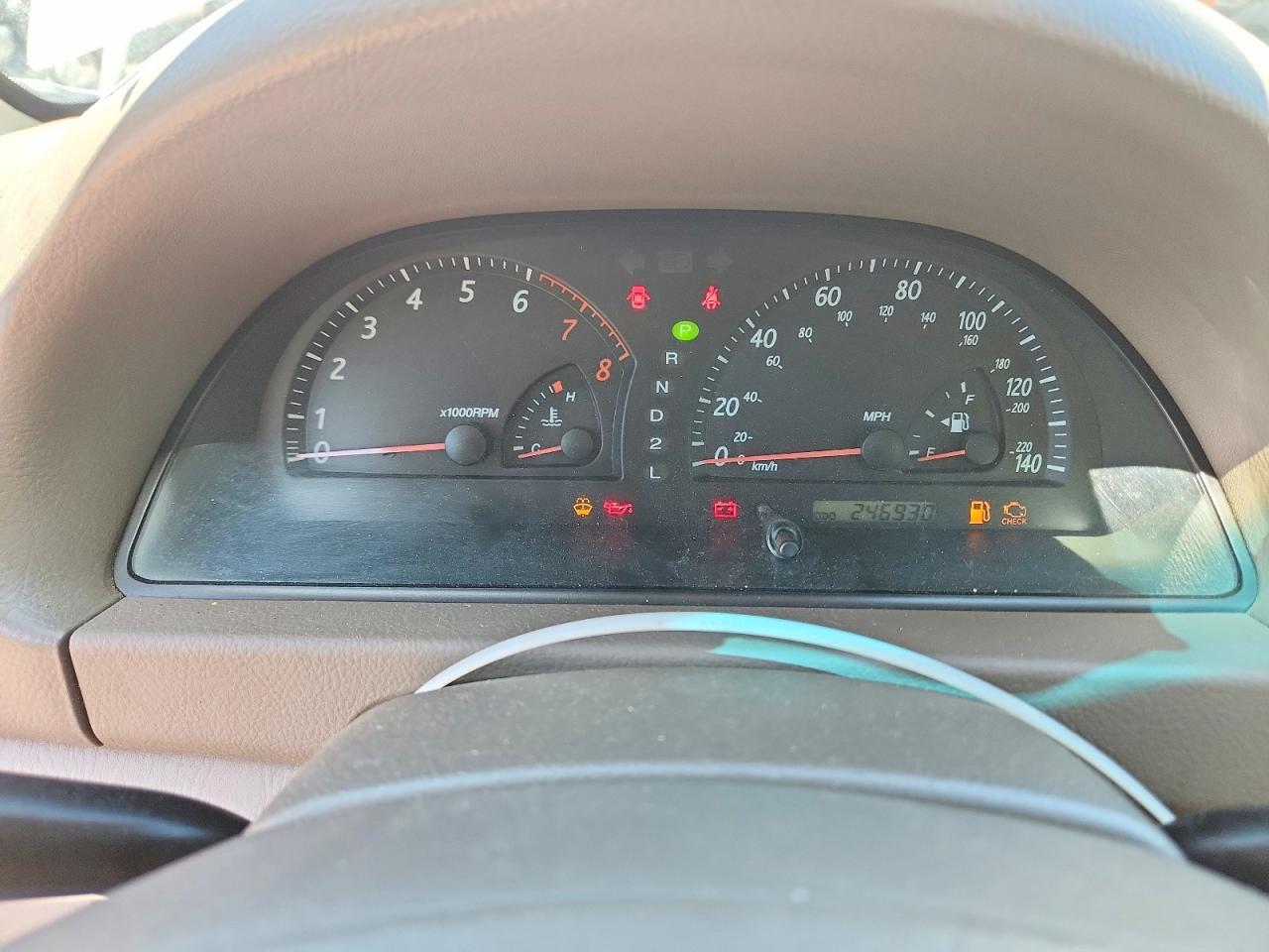 2002 Toyota Camry Xle White vin: 4T1BE32KX2U048882