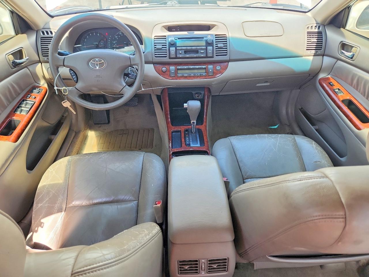 2002 Toyota Camry Xle White vin: 4T1BE32KX2U048882