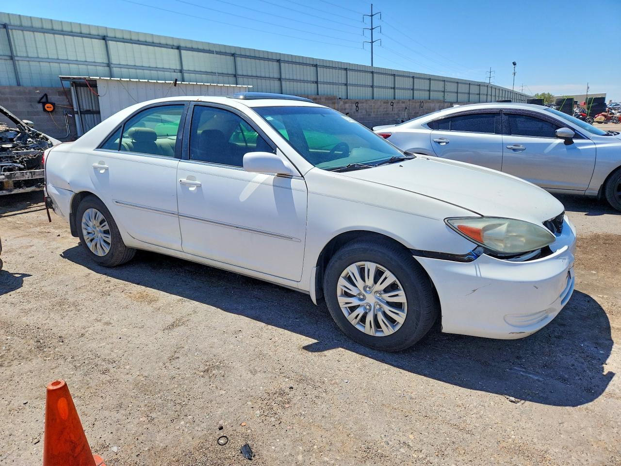 2002 Toyota Camry Xle White vin: 4T1BE32KX2U048882
