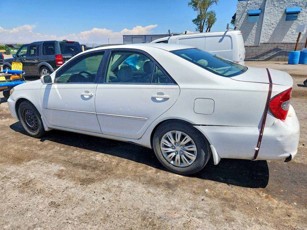 2002 Toyota Camry Xle White vin: 4T1BE32KX2U048882