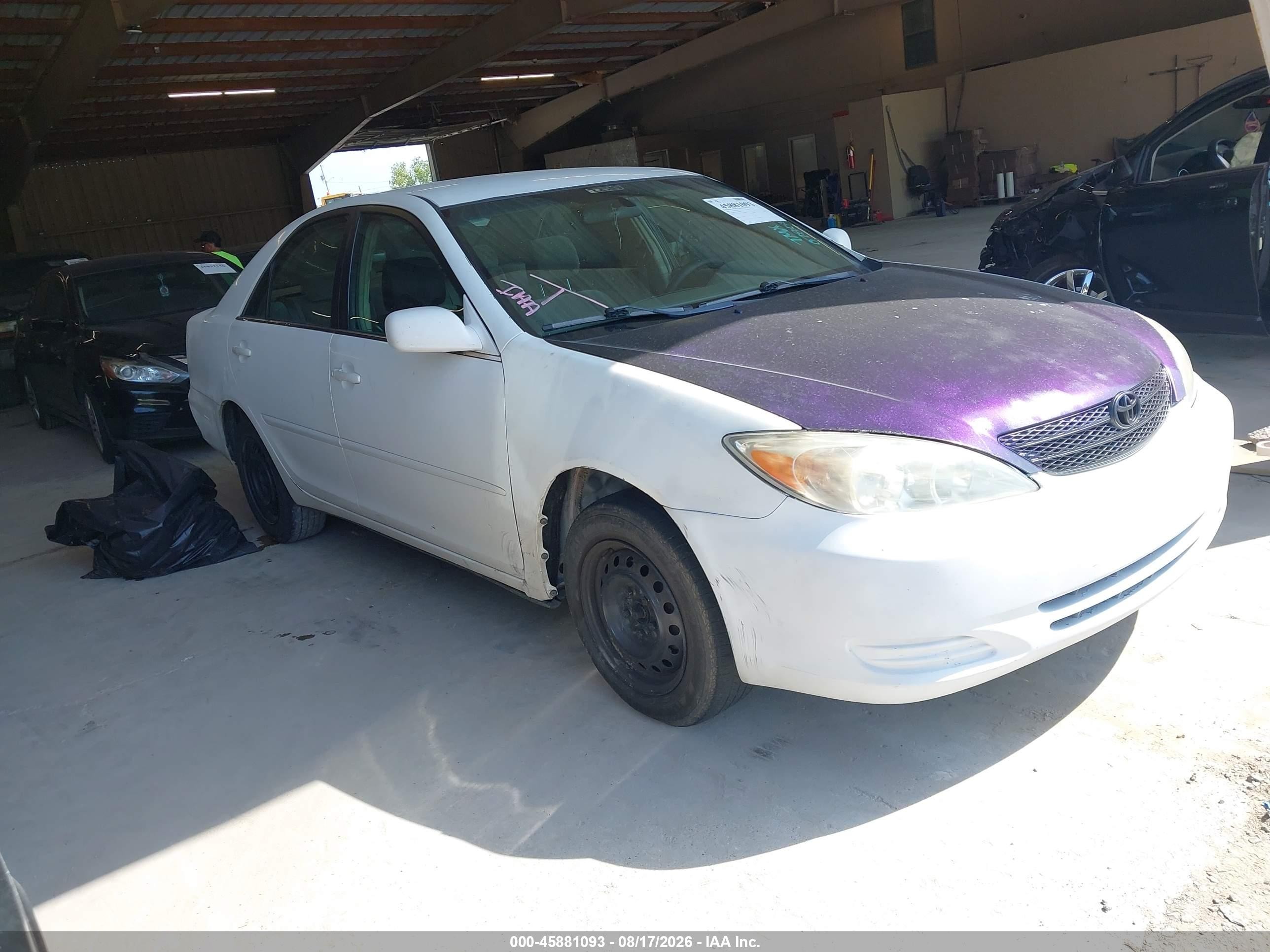 2002 Toyota Camry Le White vin: 4T1BE32KX2U078089