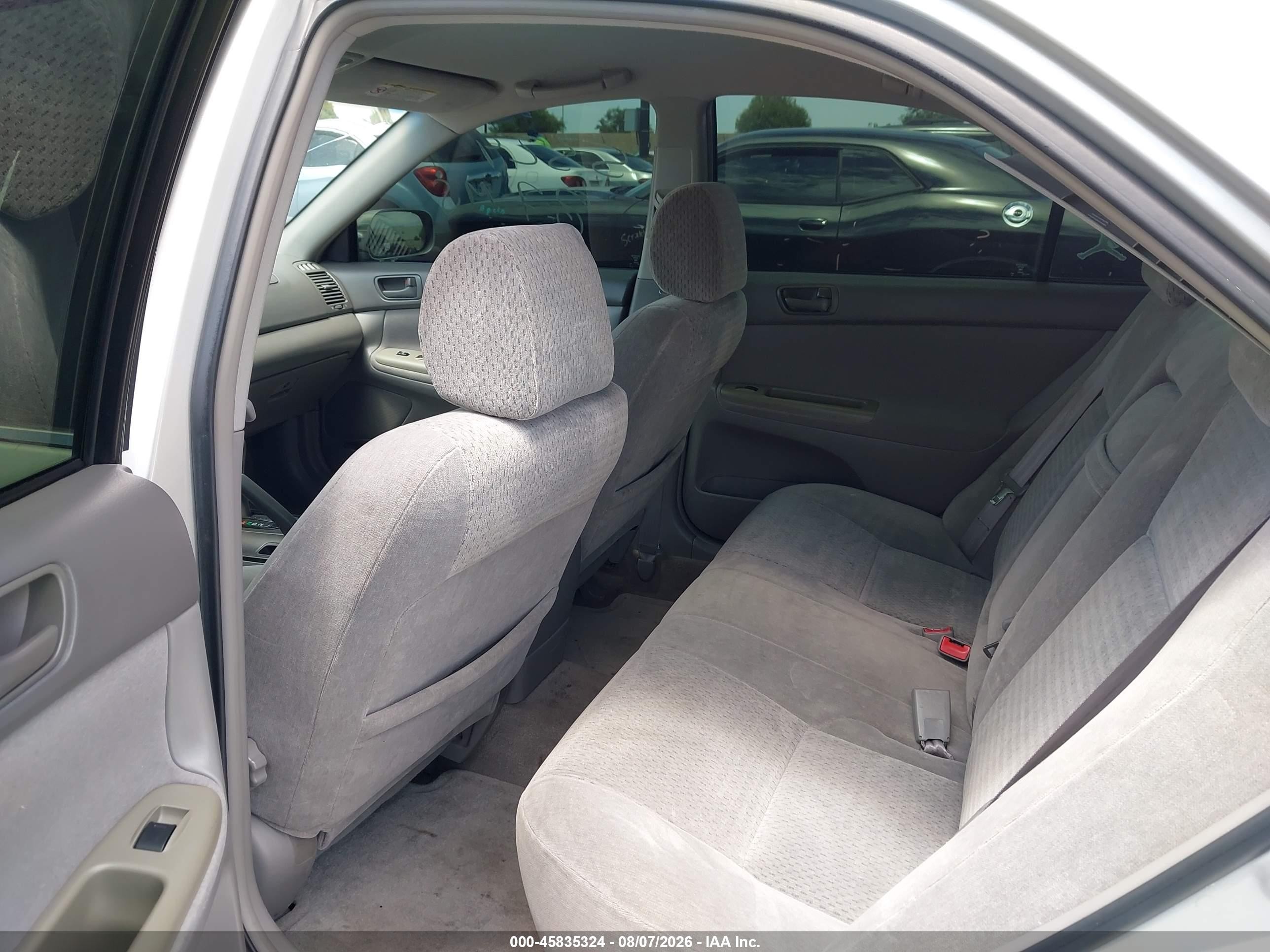 2002 Toyota Camry Le Silver vin: 4T1BE32KX2U080831