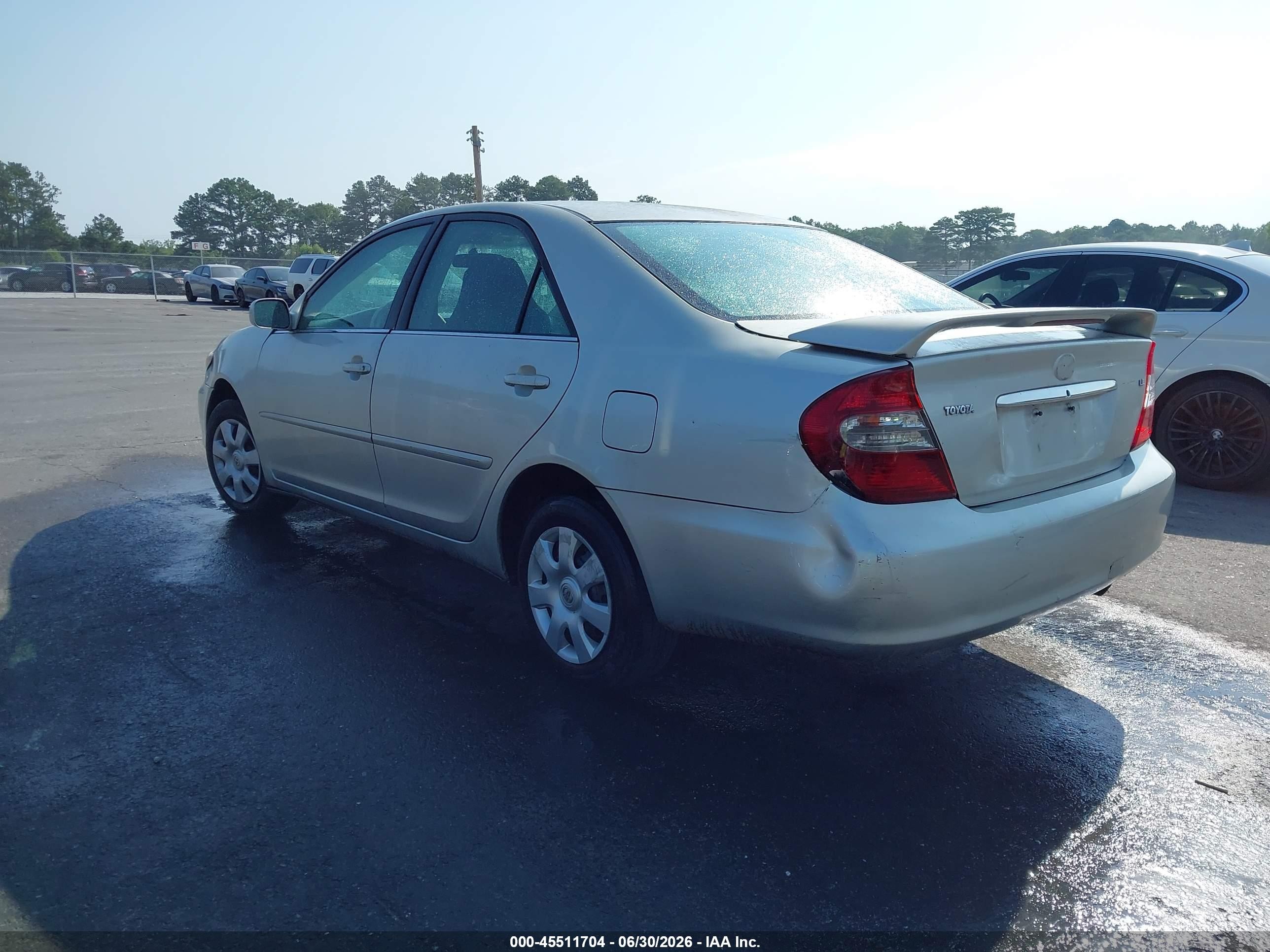2002 Toyota Camry Le Silver vin: 4T1BE32KX2U087052