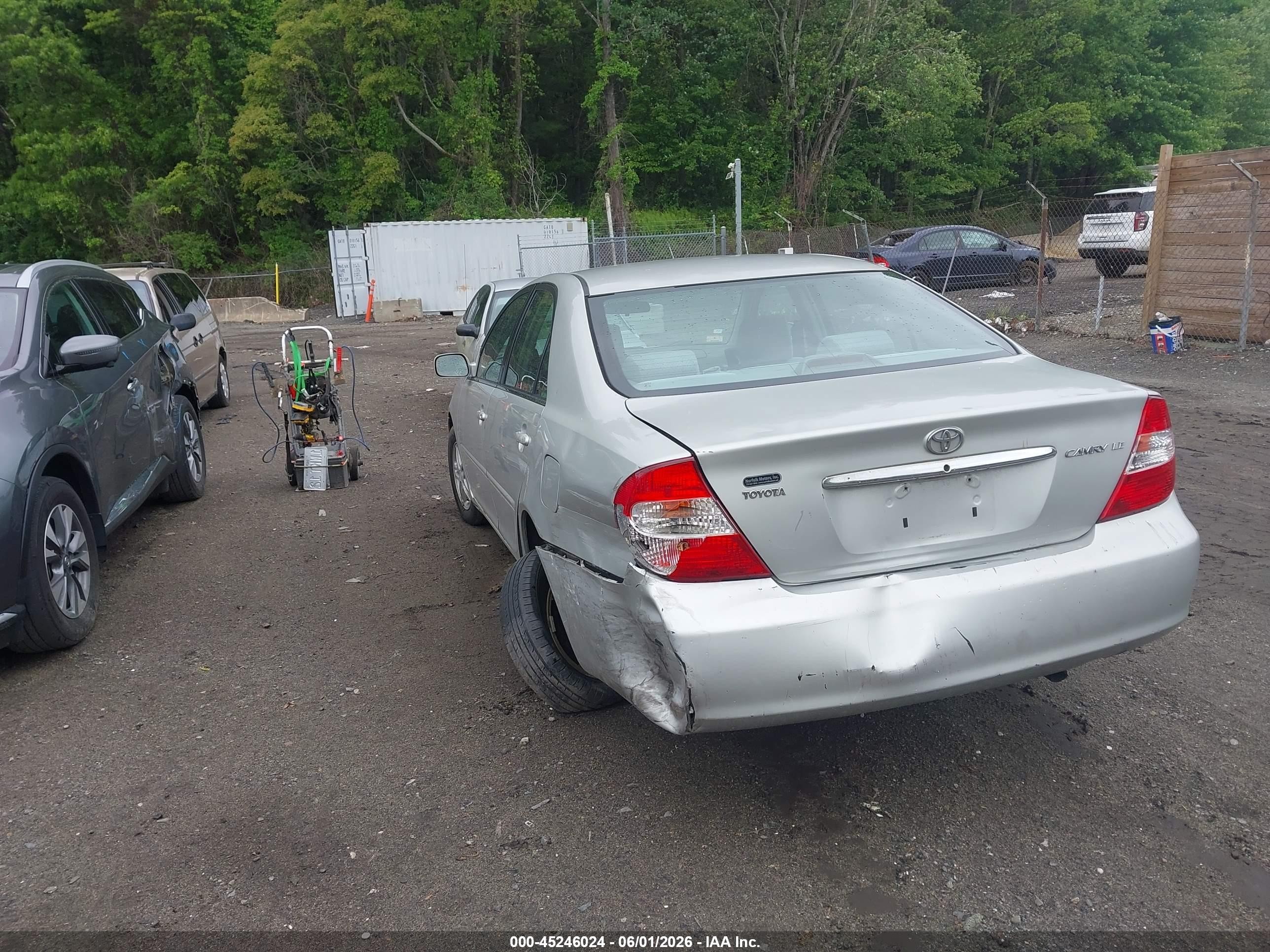 2002 Toyota Camry Le Серебряный vin: 4T1BE32KX2U096723