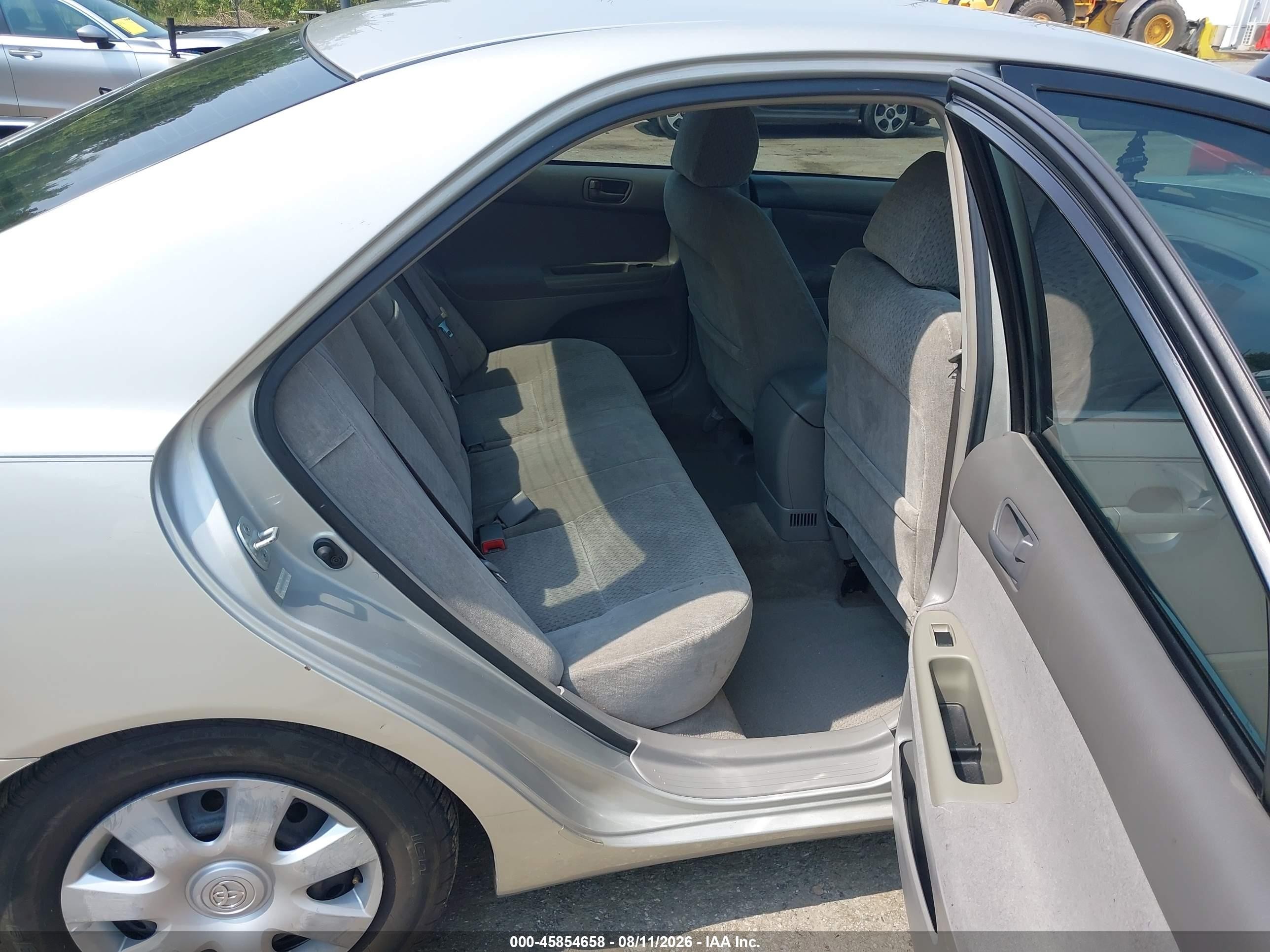 2002 Toyota Camry Le Серебряный vin: 4T1BE32KX2U097810