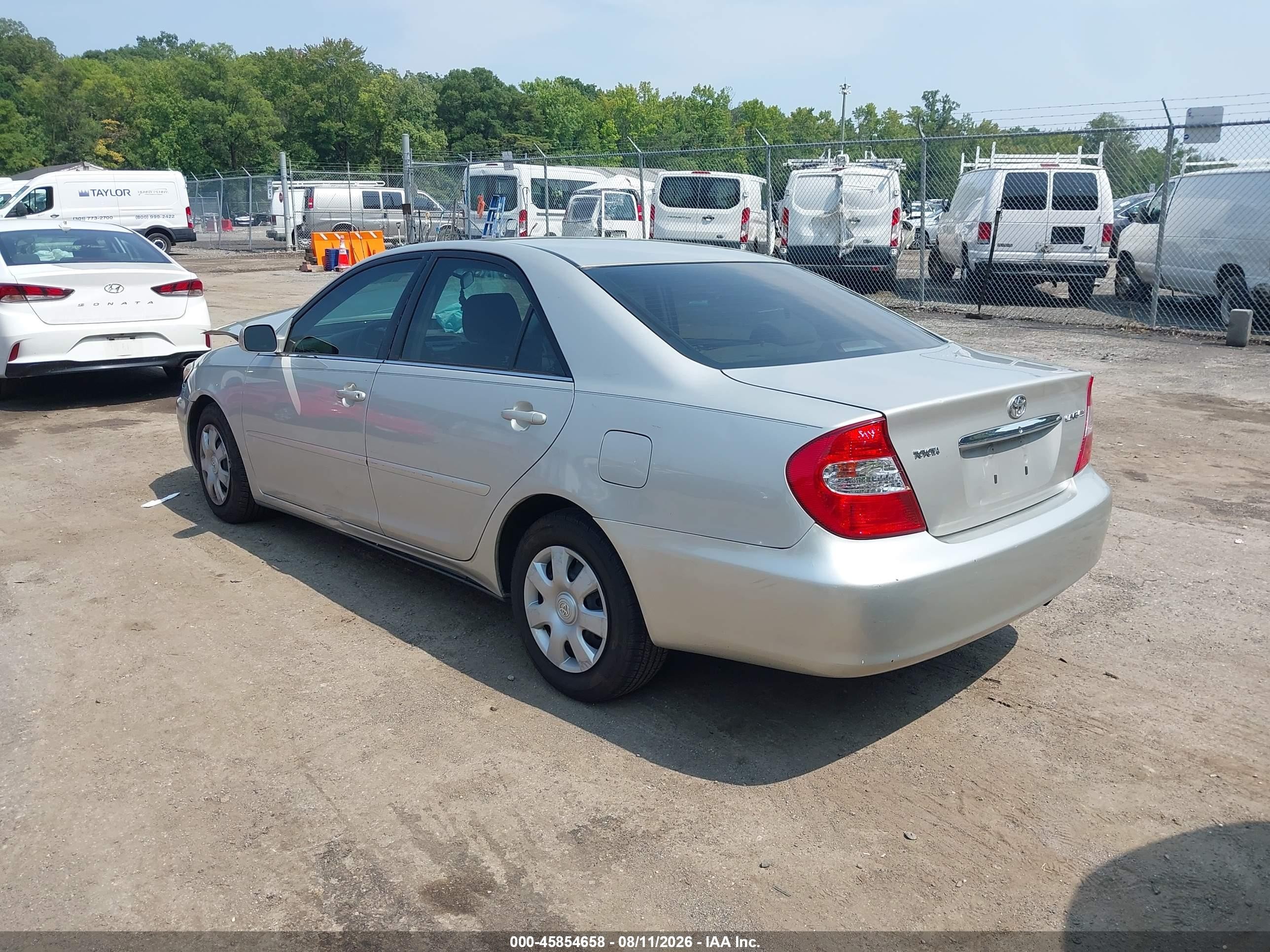 2002 Toyota Camry Le Серебряный vin: 4T1BE32KX2U097810