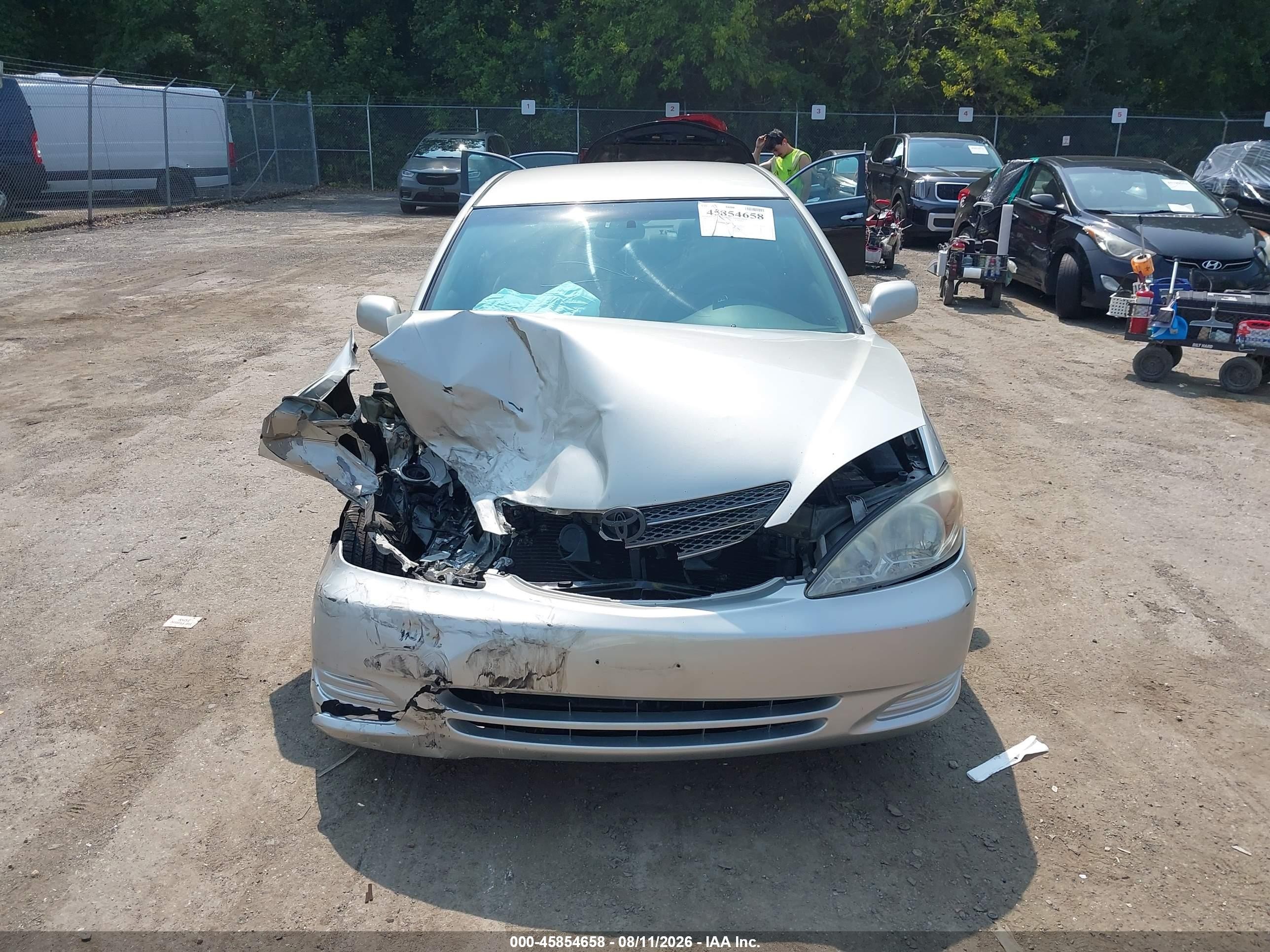 2002 Toyota Camry Le Серебряный vin: 4T1BE32KX2U097810
