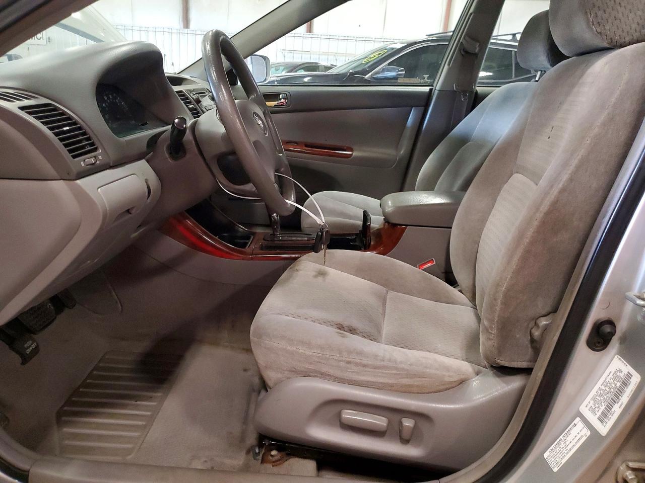 2002 Toyota Camry Xle Серебряный vin: 4T1BE32KX2U520384