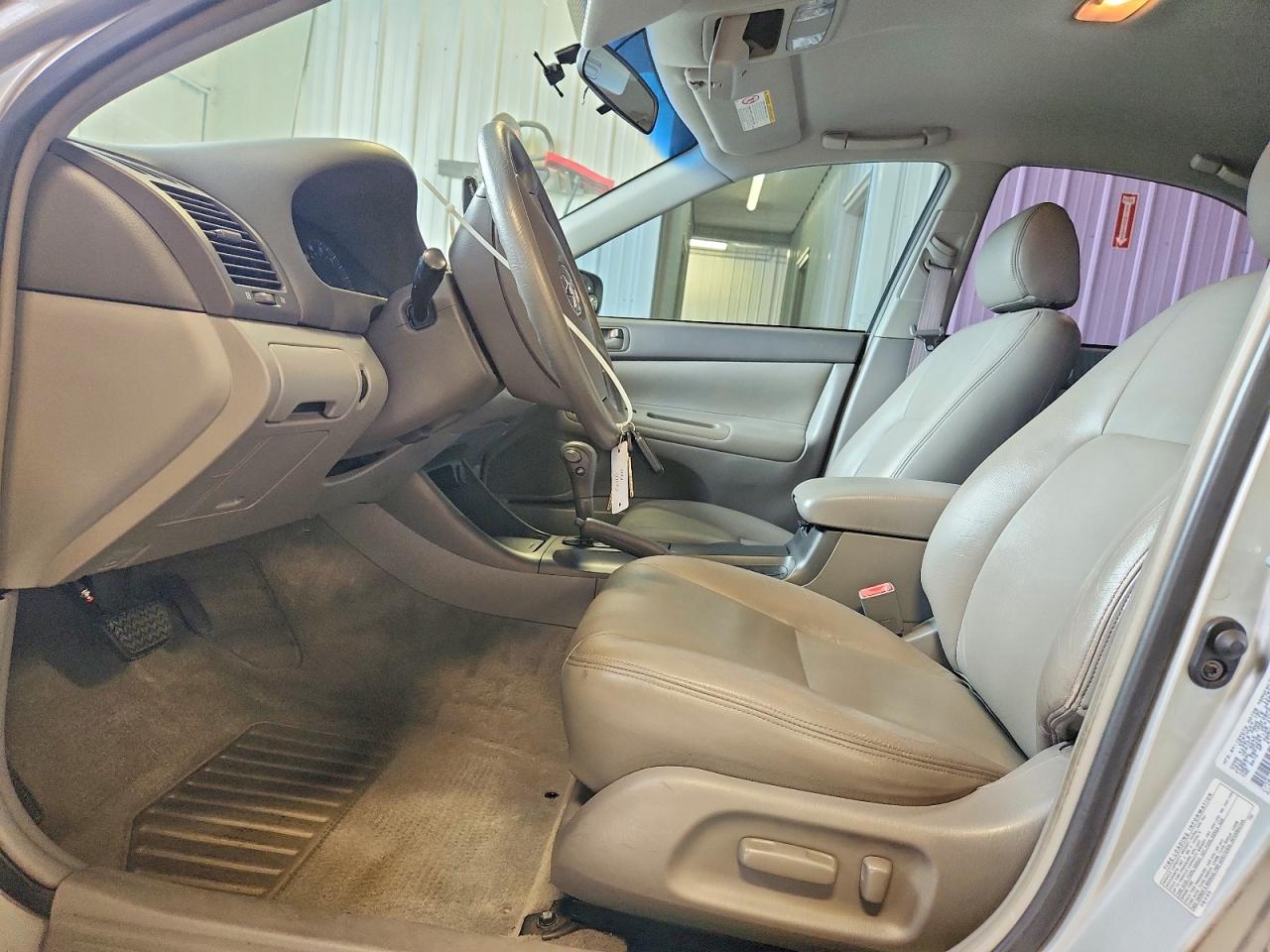 2002 Toyota Camry Le Silver vin: 4T1BE32KX2U532051