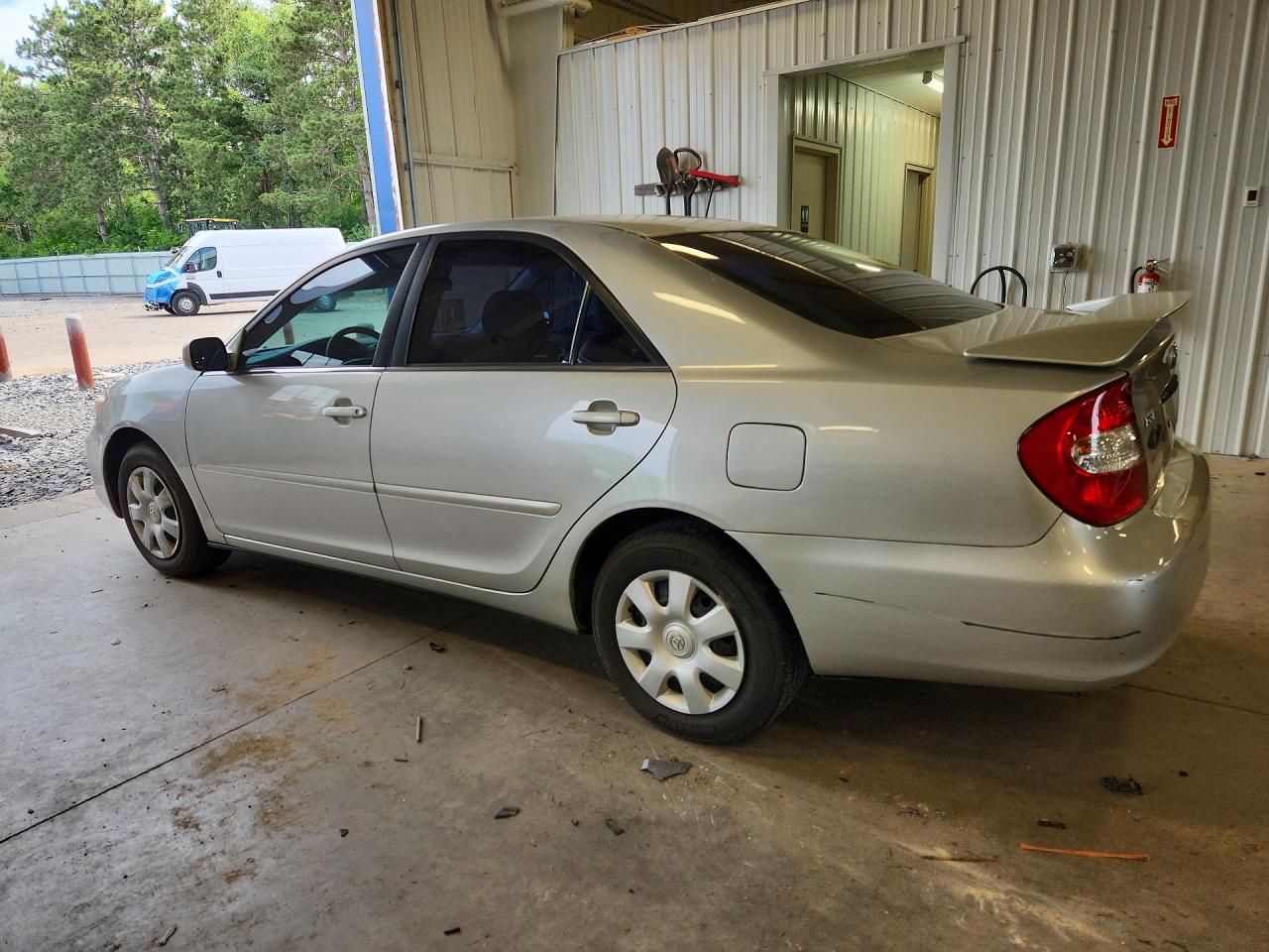 2002 Toyota Camry Le Silver vin: 4T1BE32KX2U532051