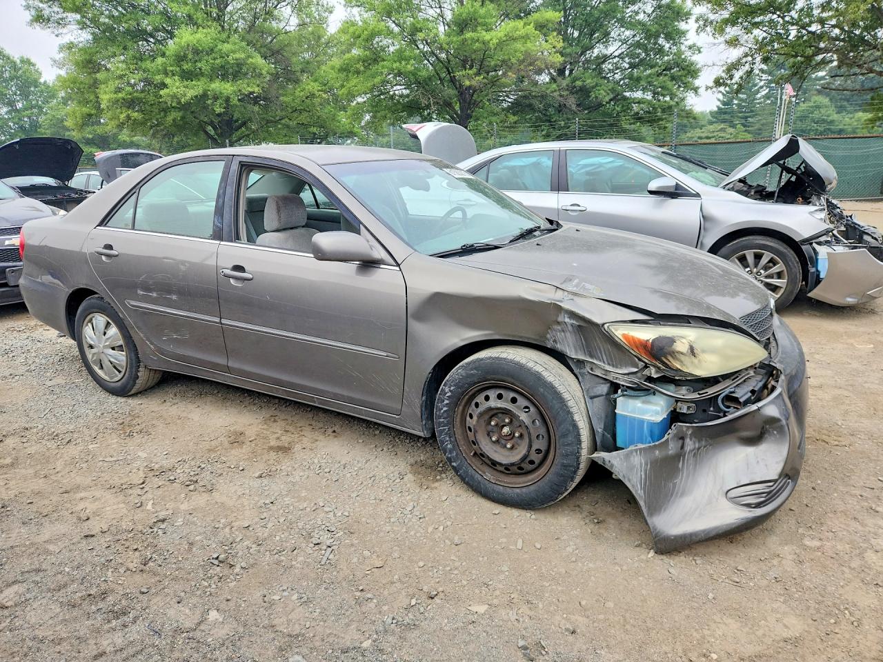 2002 Toyota Camry Xle Tan vin: 4T1BE32KX2U575594
