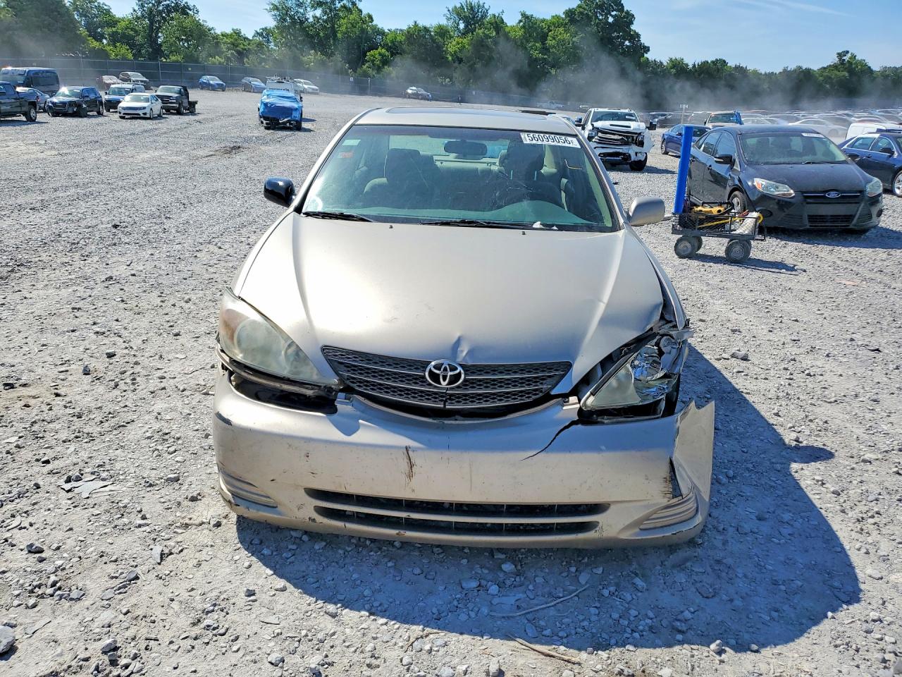2002 Toyota Camry Le Gold vin: 4T1BE32KX2U577278
