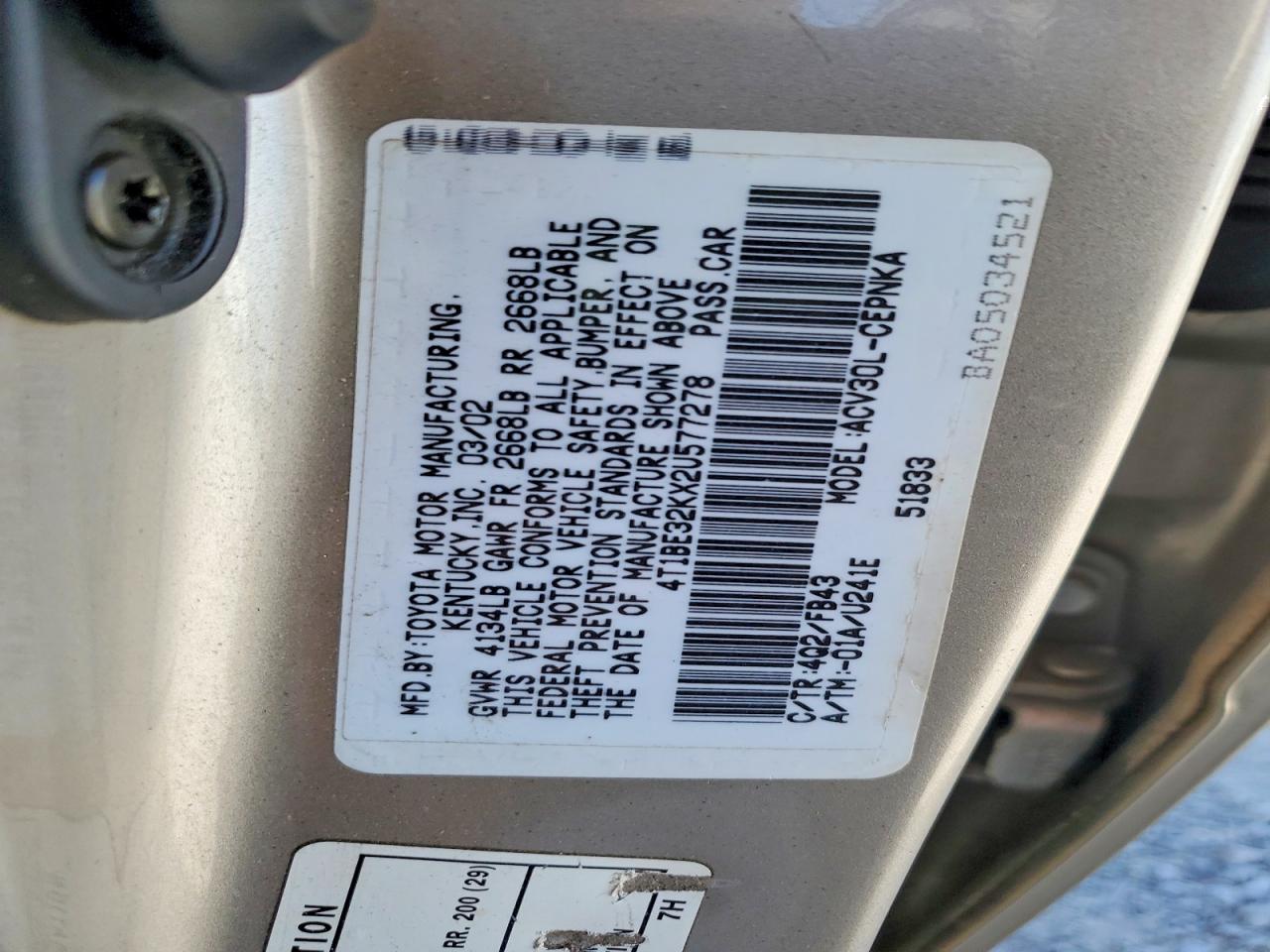 2002 Toyota Camry Le Gold vin: 4T1BE32KX2U577278