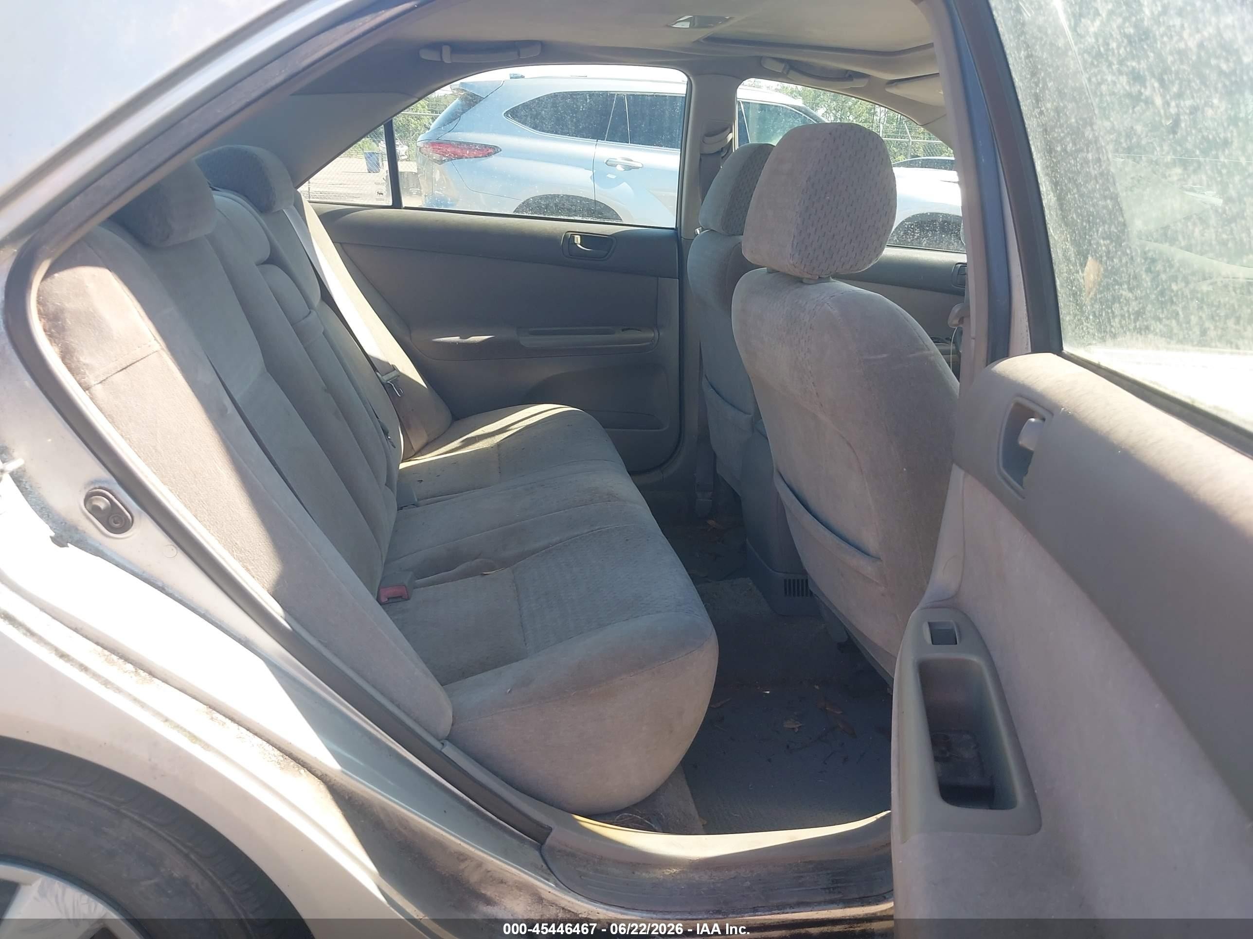 2002 Toyota Camry Le Silver vin: 4T1BE32KX2U587373