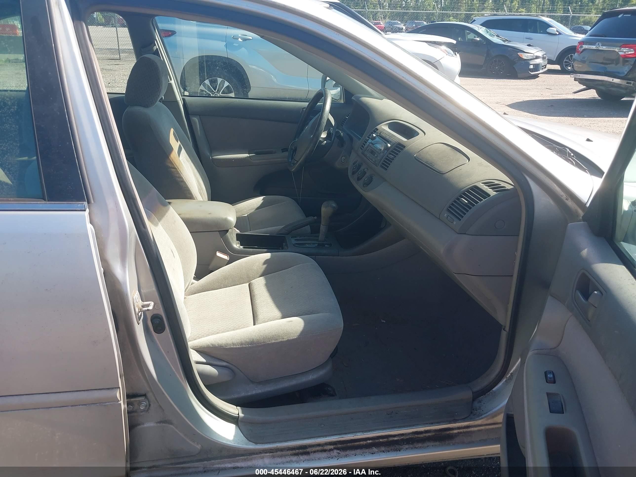 2002 Toyota Camry Le Silver vin: 4T1BE32KX2U587373