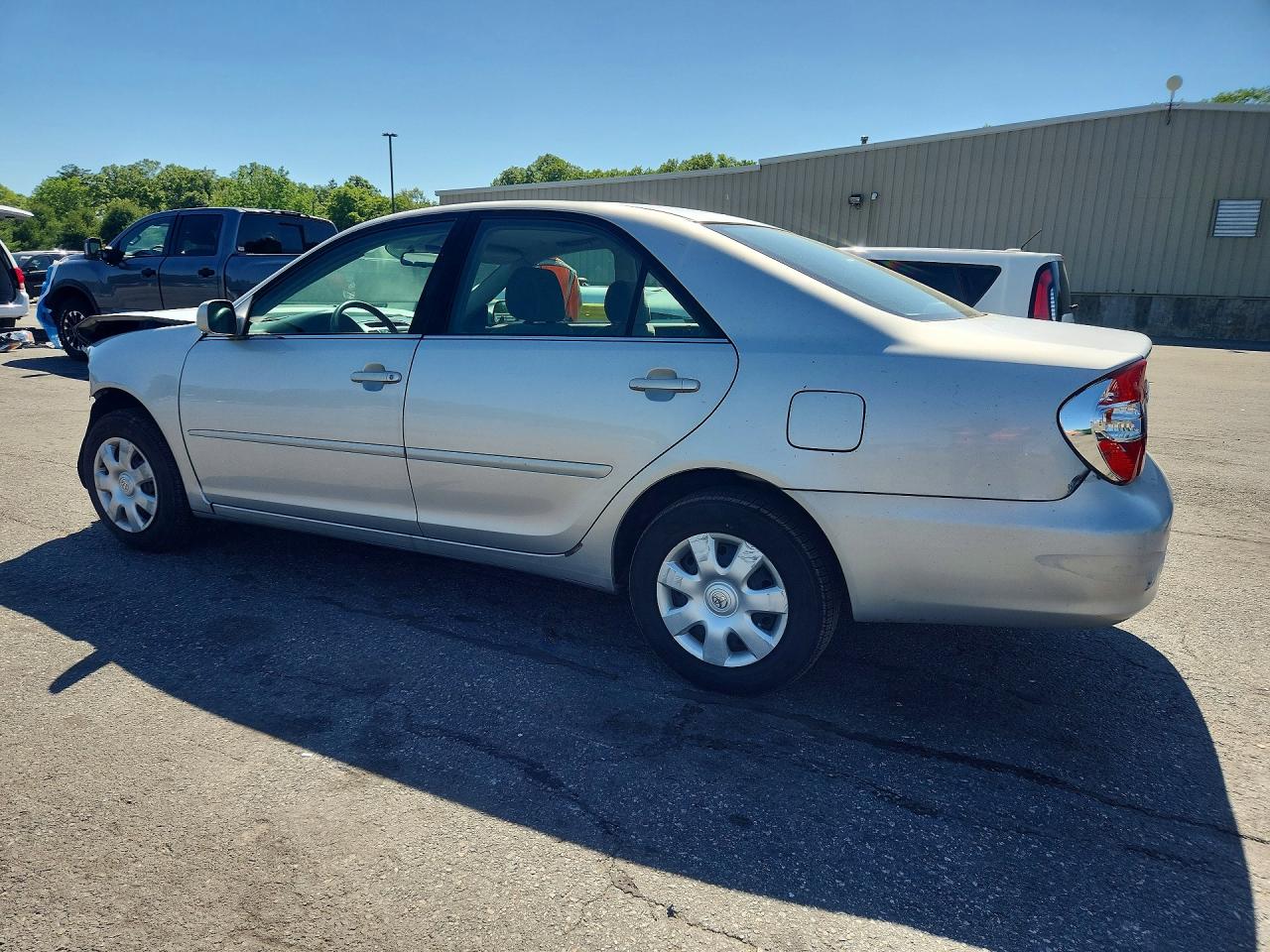 2002 Toyota Camry Le Silver vin: 4T1BE32KX2U606195