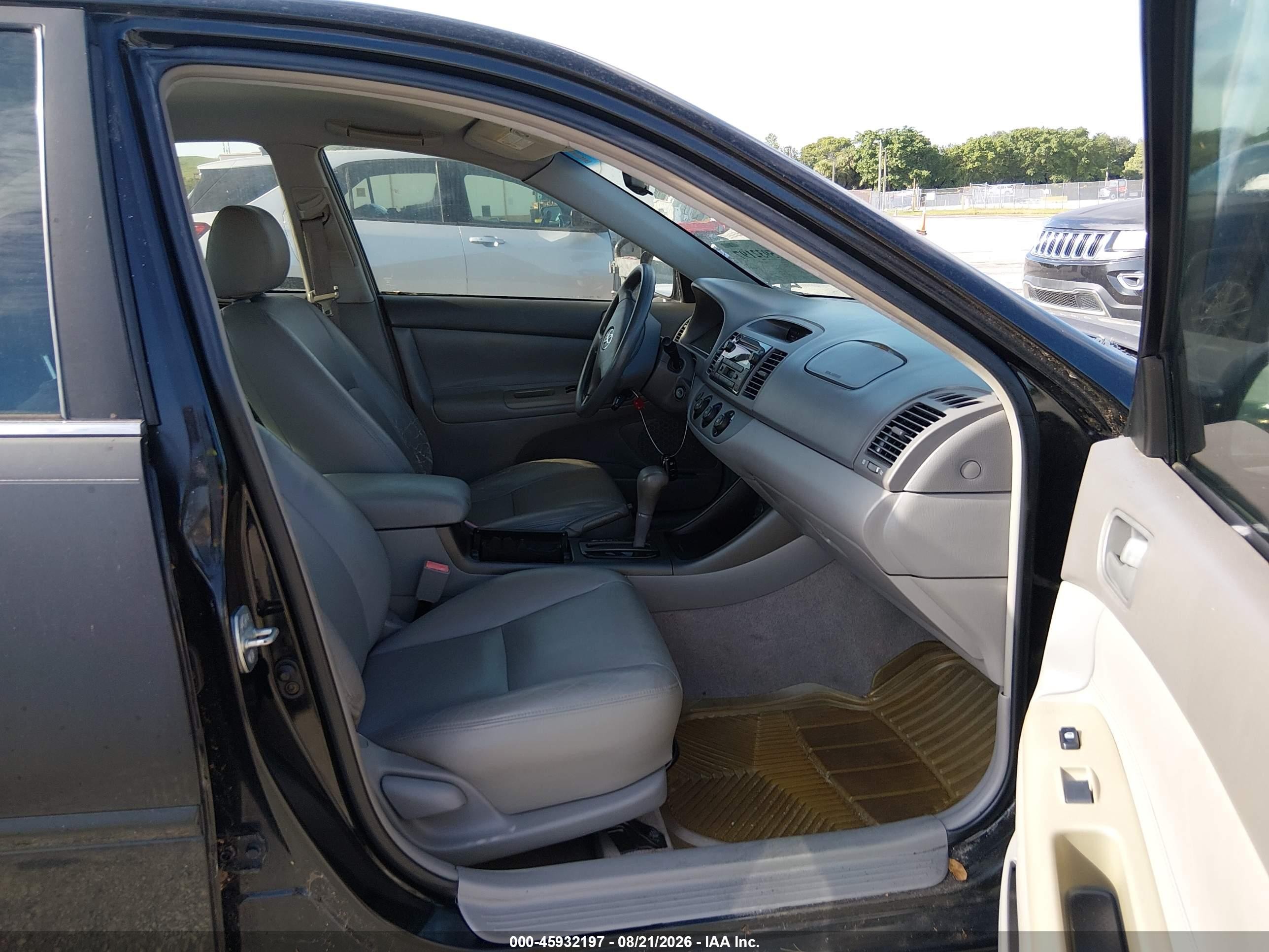2002 Toyota Camry Le Black vin: 4T1BE32KX2U614510