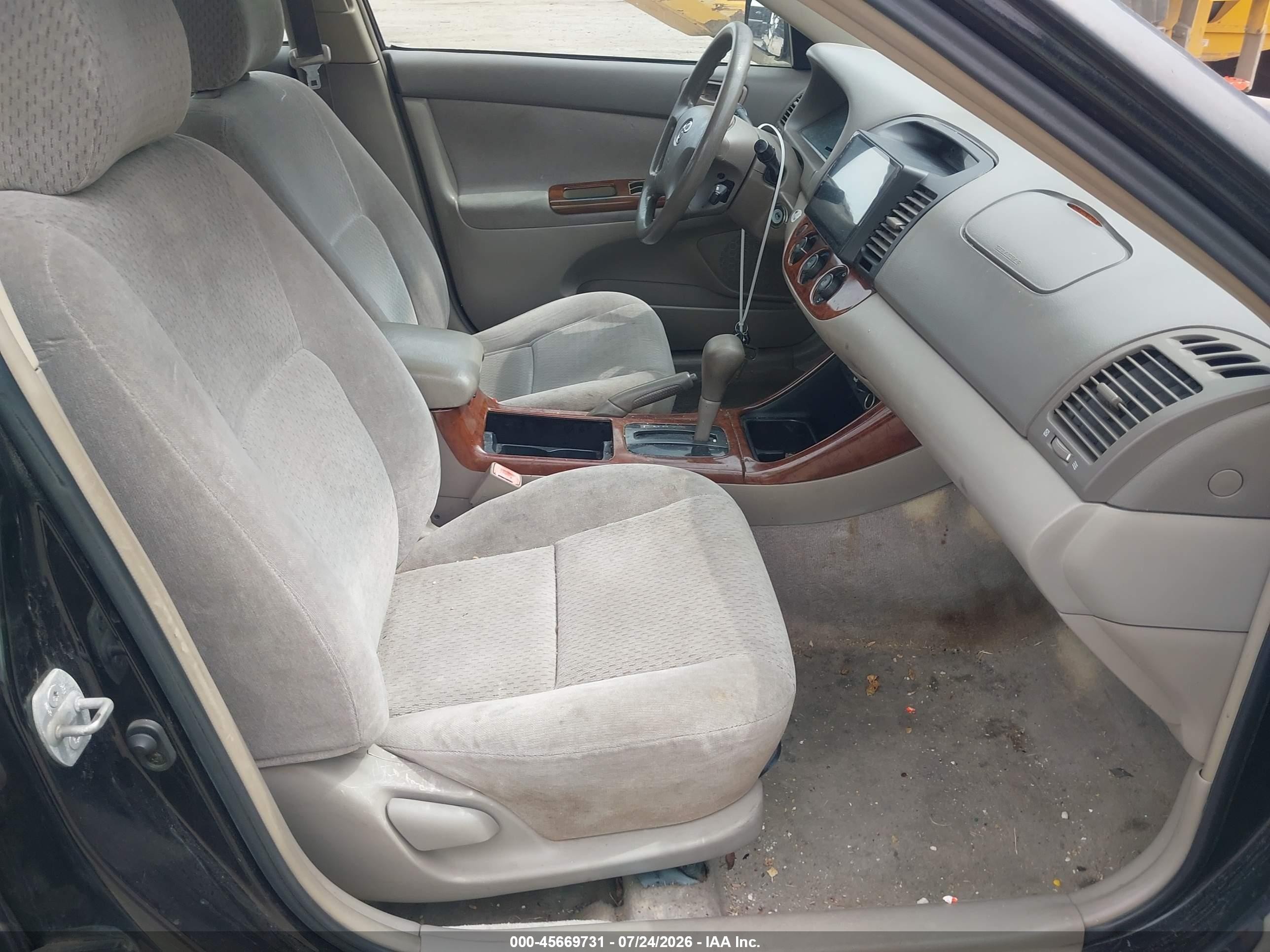 2003 Toyota Camry Le Blue vin: 4T1BE32KX3U139278
