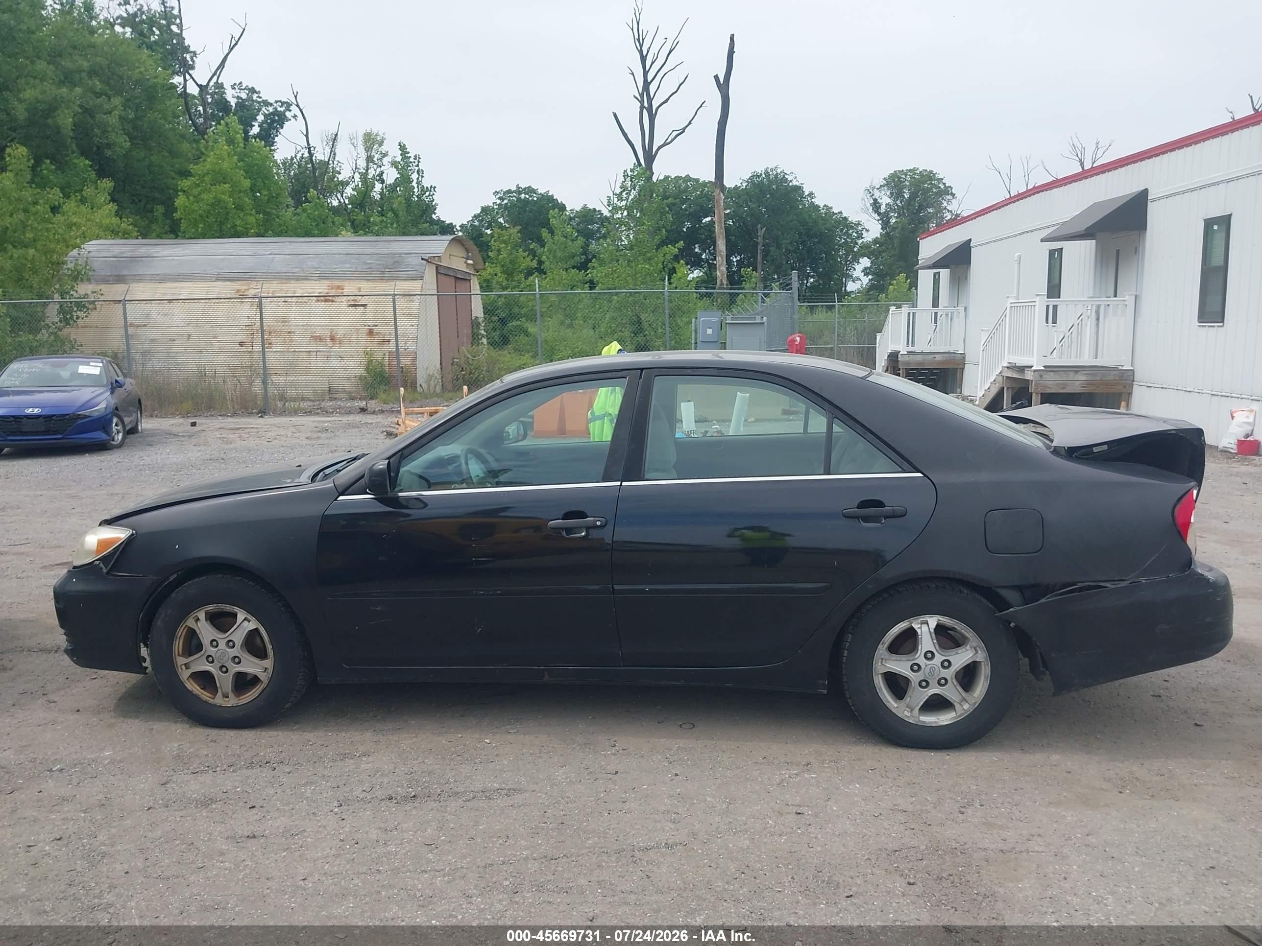 2003 Toyota Camry Le Blue vin: 4T1BE32KX3U139278