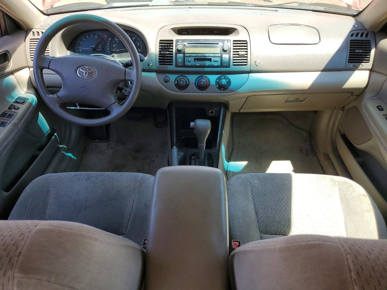 2003 Toyota Camry Le Red vin: 4T1BE32KX3U189985