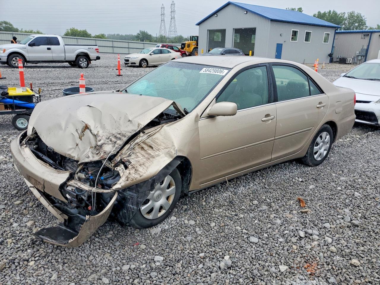 2003 Toyota Camry Le Tan vin: 4T1BE32KX3U206820