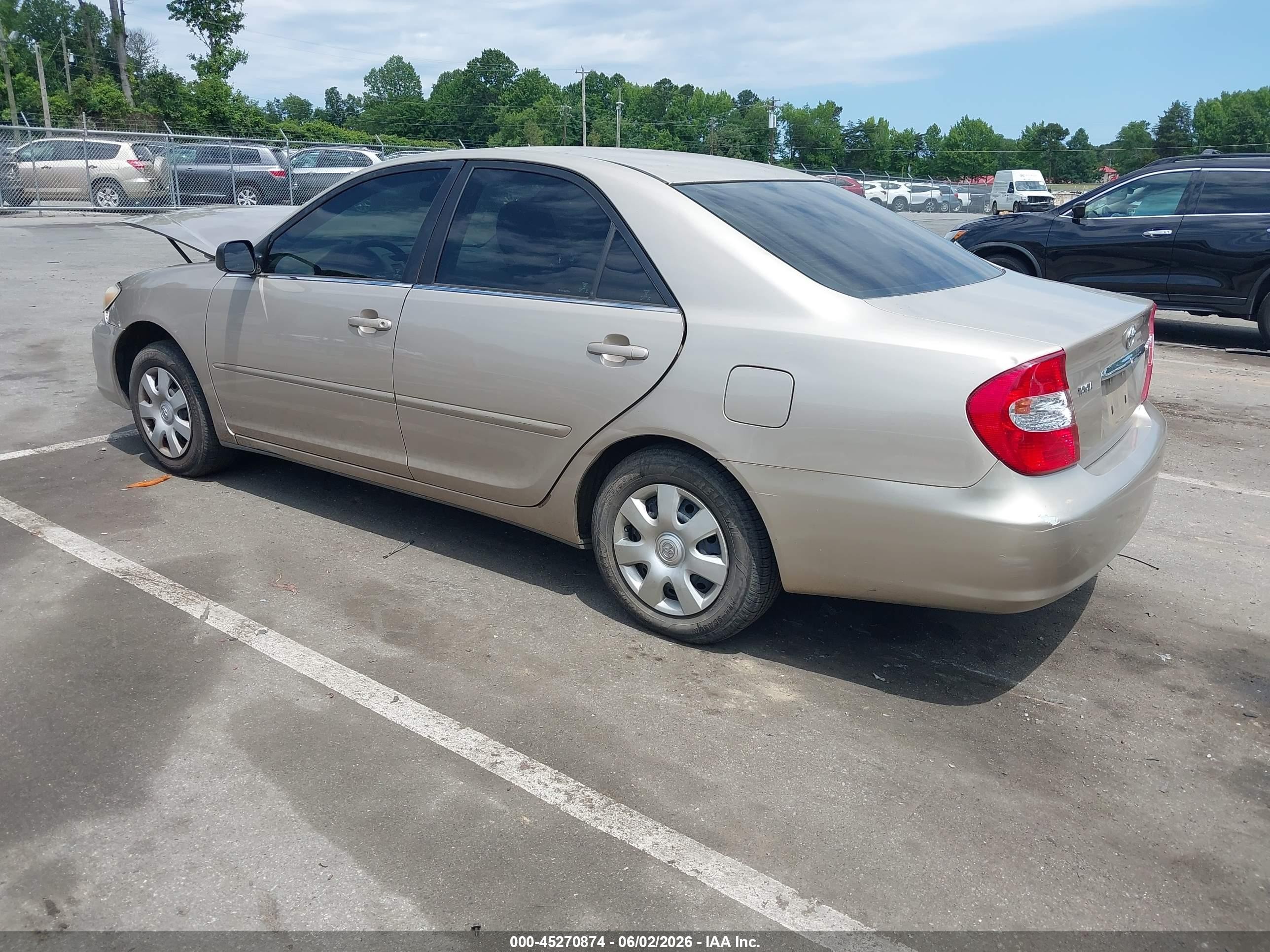 2003 Toyota Camry Le Gold vin: 4T1BE32KX3U213914