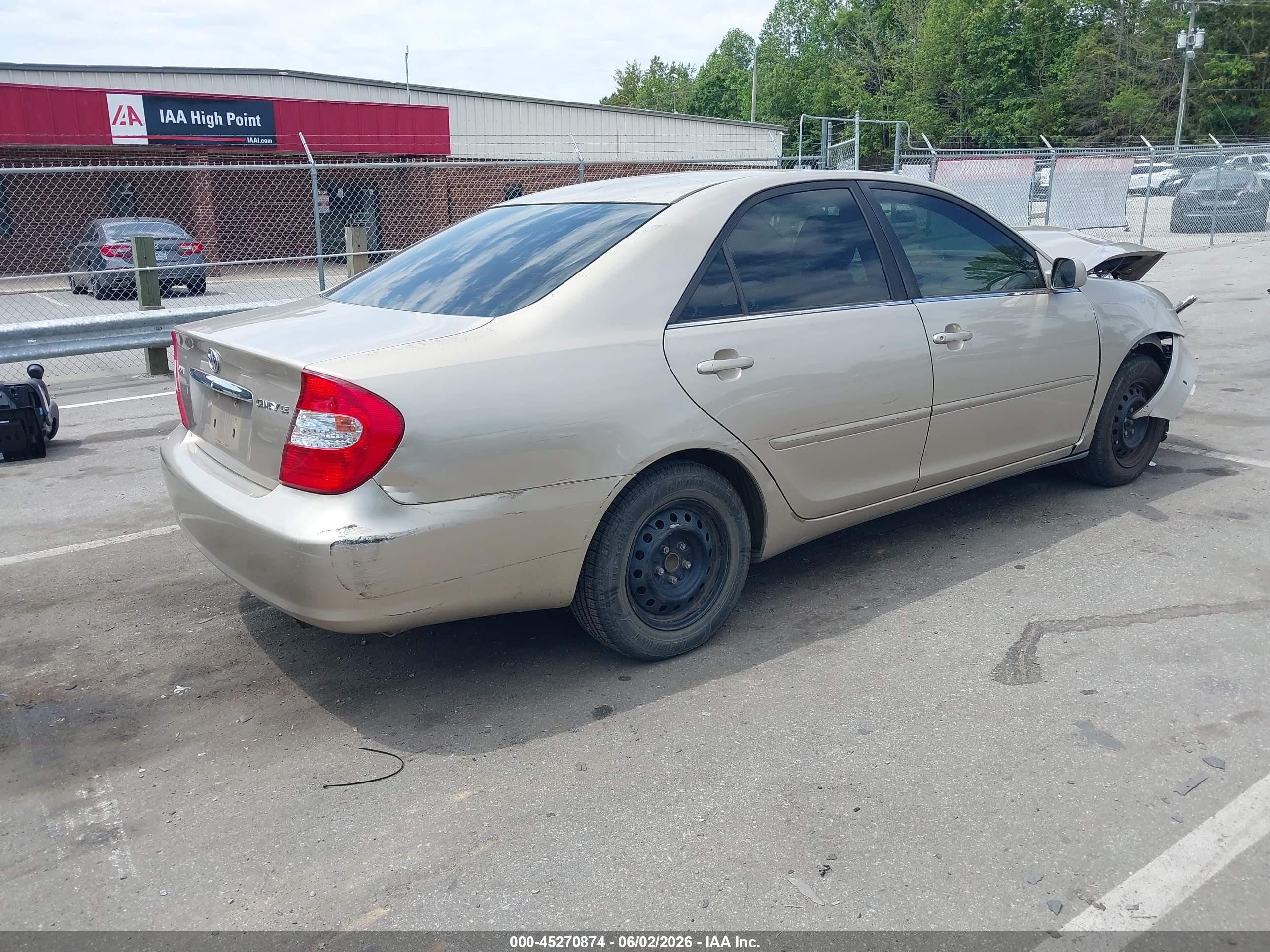 2003 Toyota Camry Le Gold vin: 4T1BE32KX3U213914