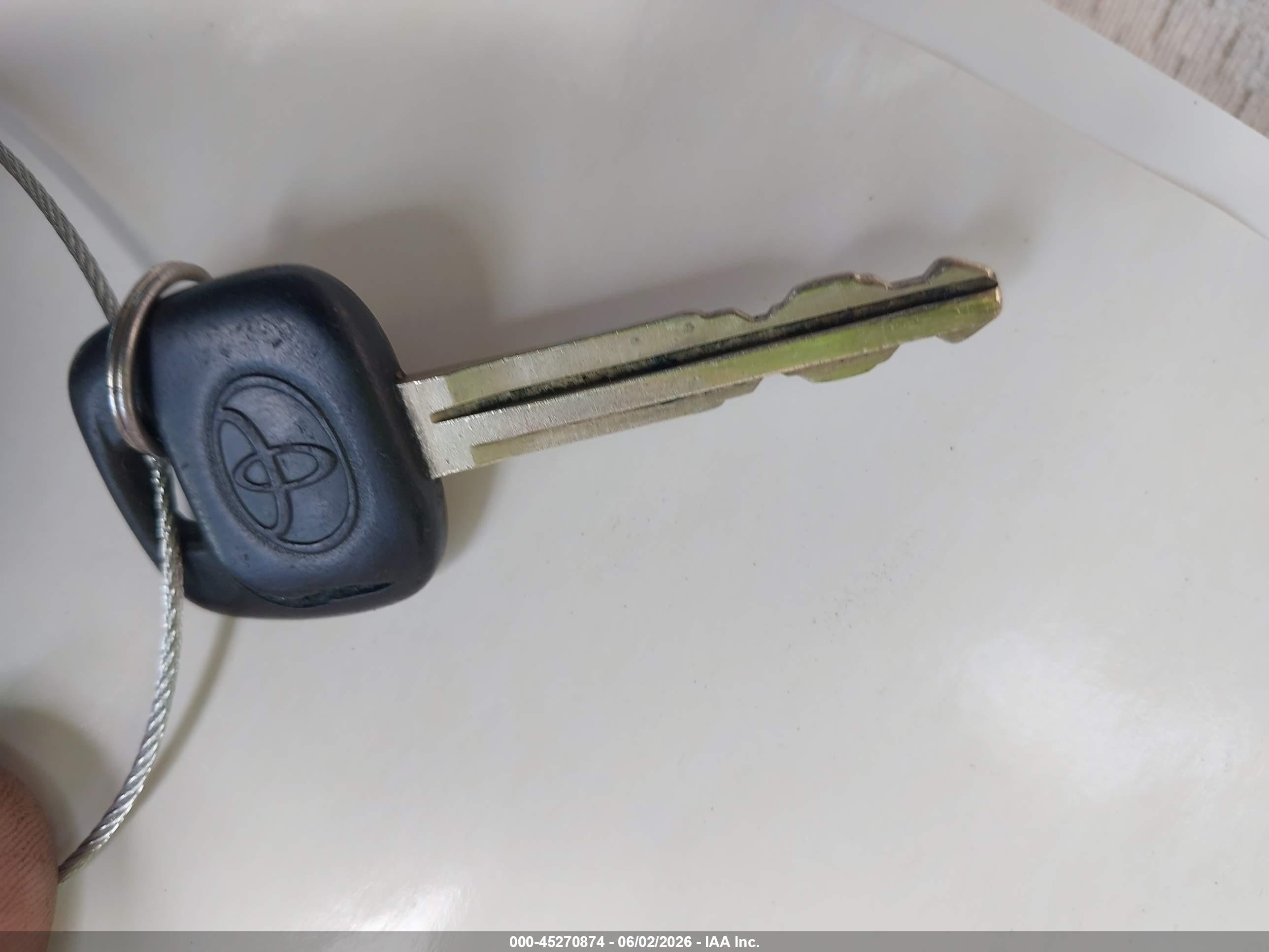 2003 Toyota Camry Le Gold vin: 4T1BE32KX3U213914