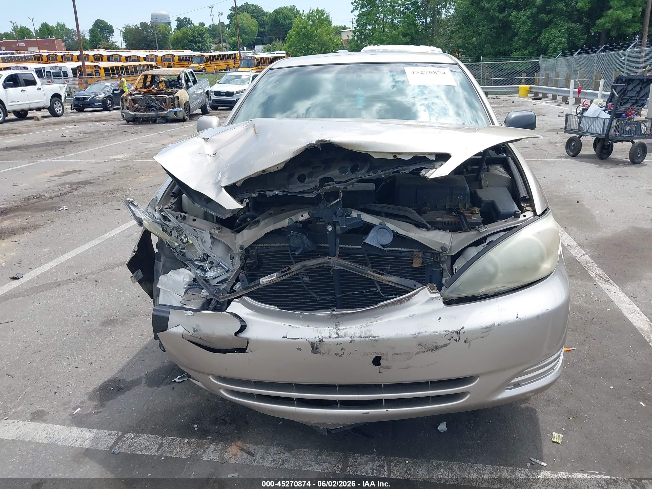 2003 Toyota Camry Le Gold vin: 4T1BE32KX3U213914