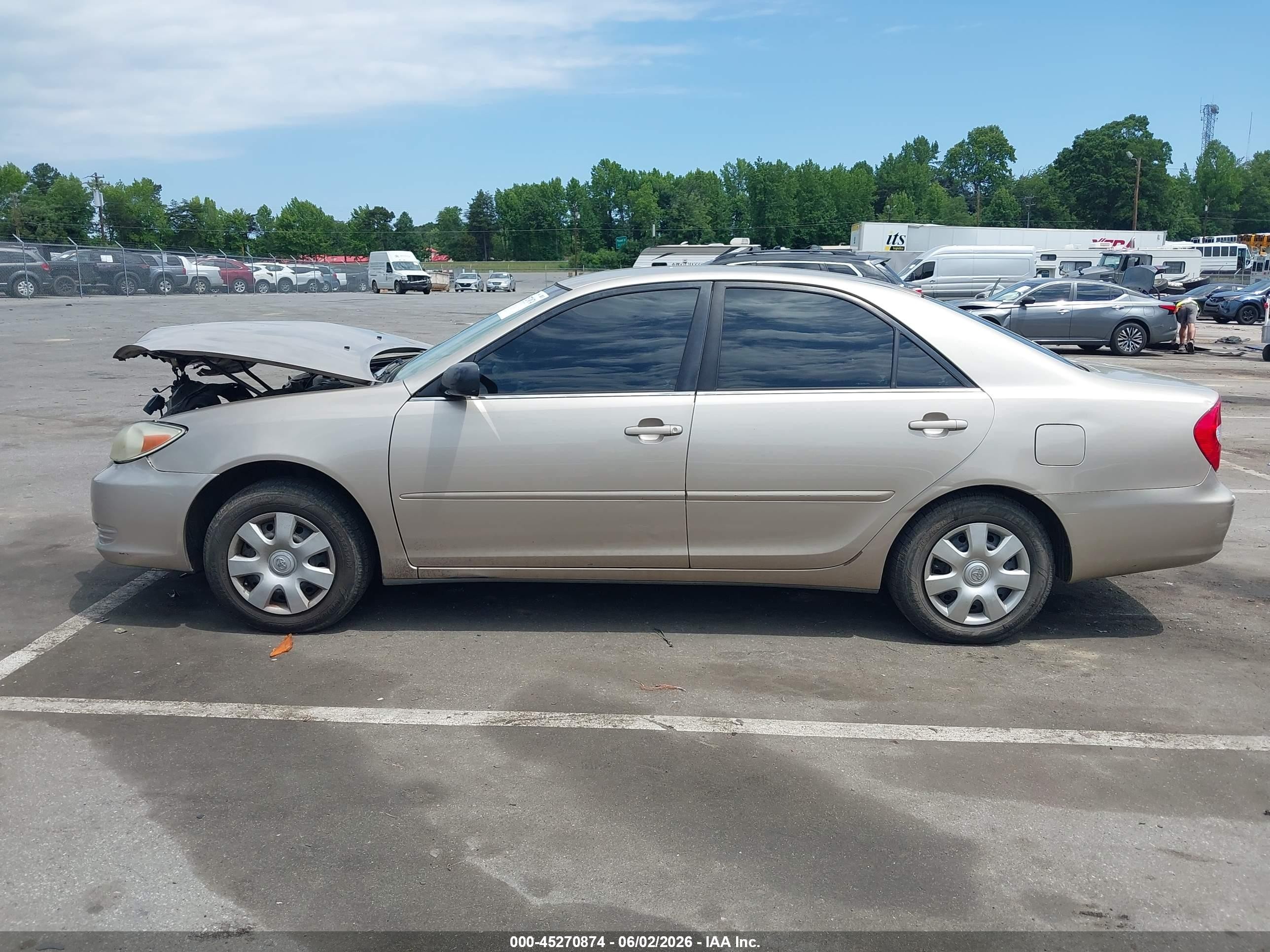 2003 Toyota Camry Le Gold vin: 4T1BE32KX3U213914