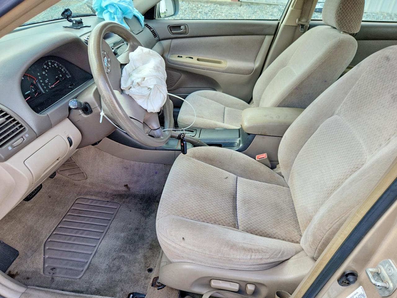 2003 Toyota Camry Le Tan vin: 4T1BE32KX3U226632