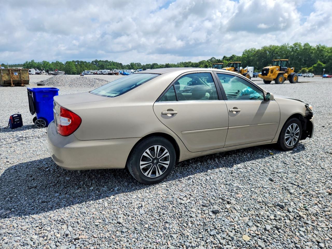 2003 Toyota Camry Le Tan vin: 4T1BE32KX3U226632