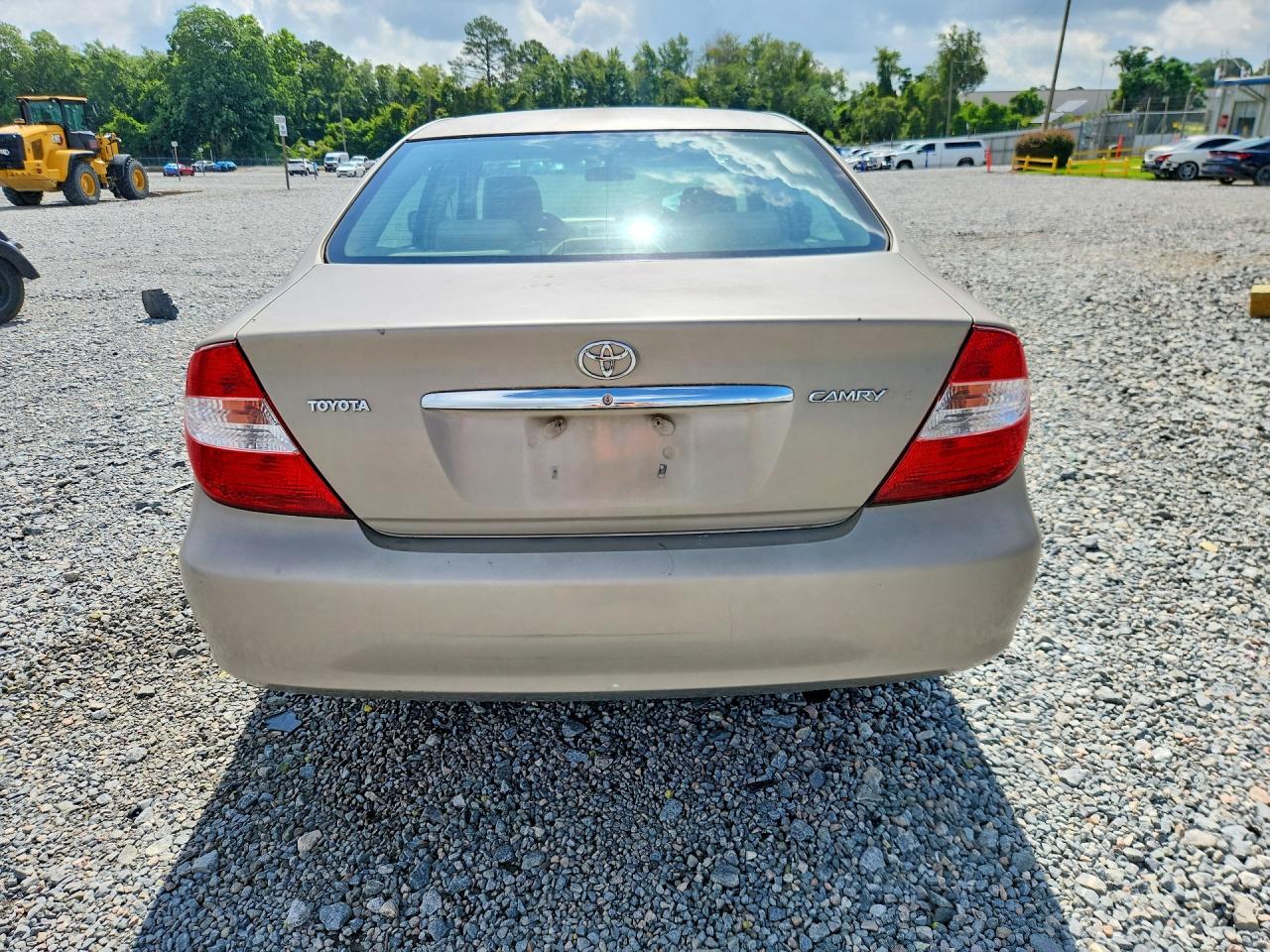 2003 Toyota Camry Le Tan vin: 4T1BE32KX3U226632